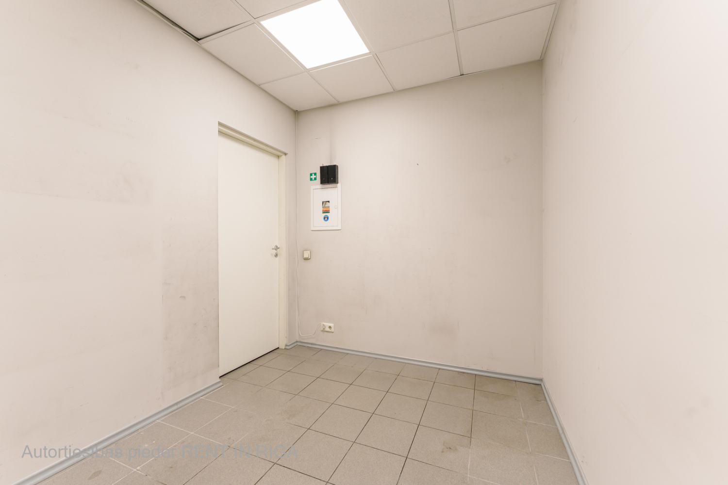 Iznomā tirdzniecības telpas, Dēļu iela - Attēls 1