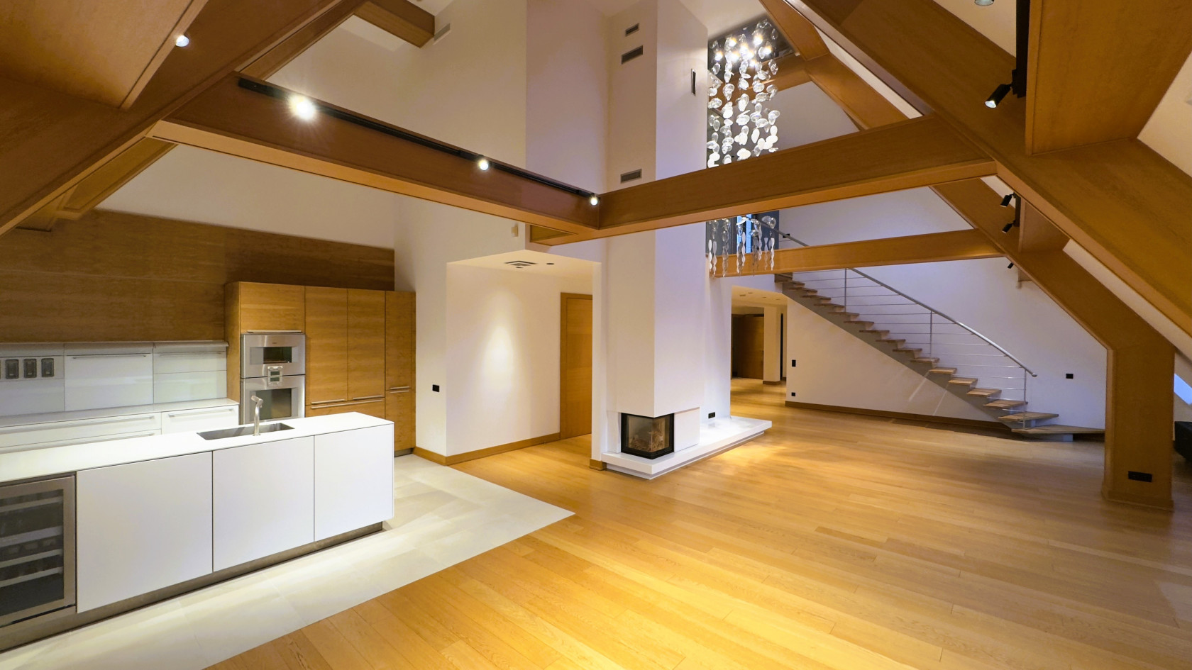 Pārdod dzīvokli, Teātra iela 2 - Attēls 1