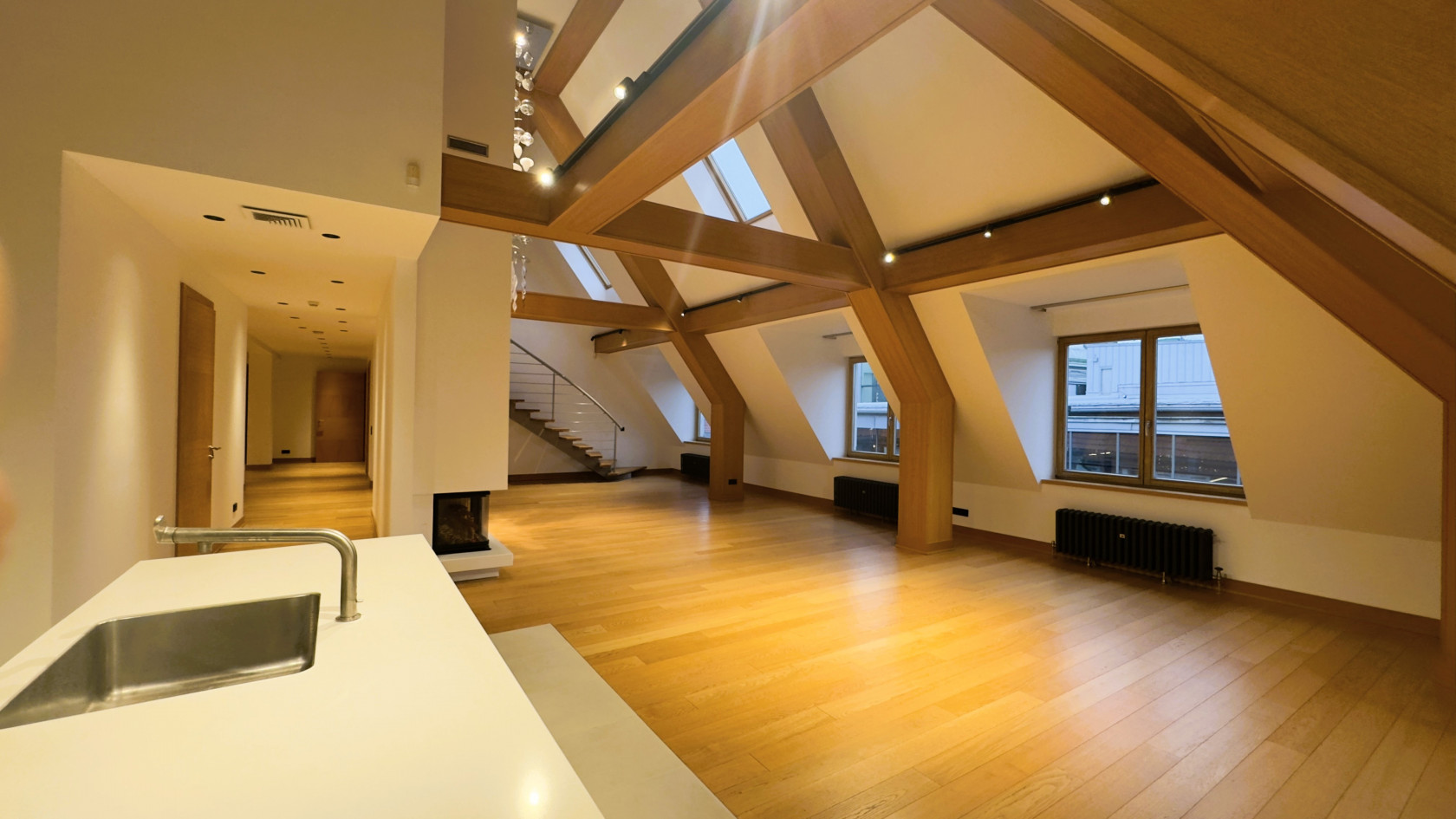 Pārdod dzīvokli, Teātra iela 2 - Attēls 1