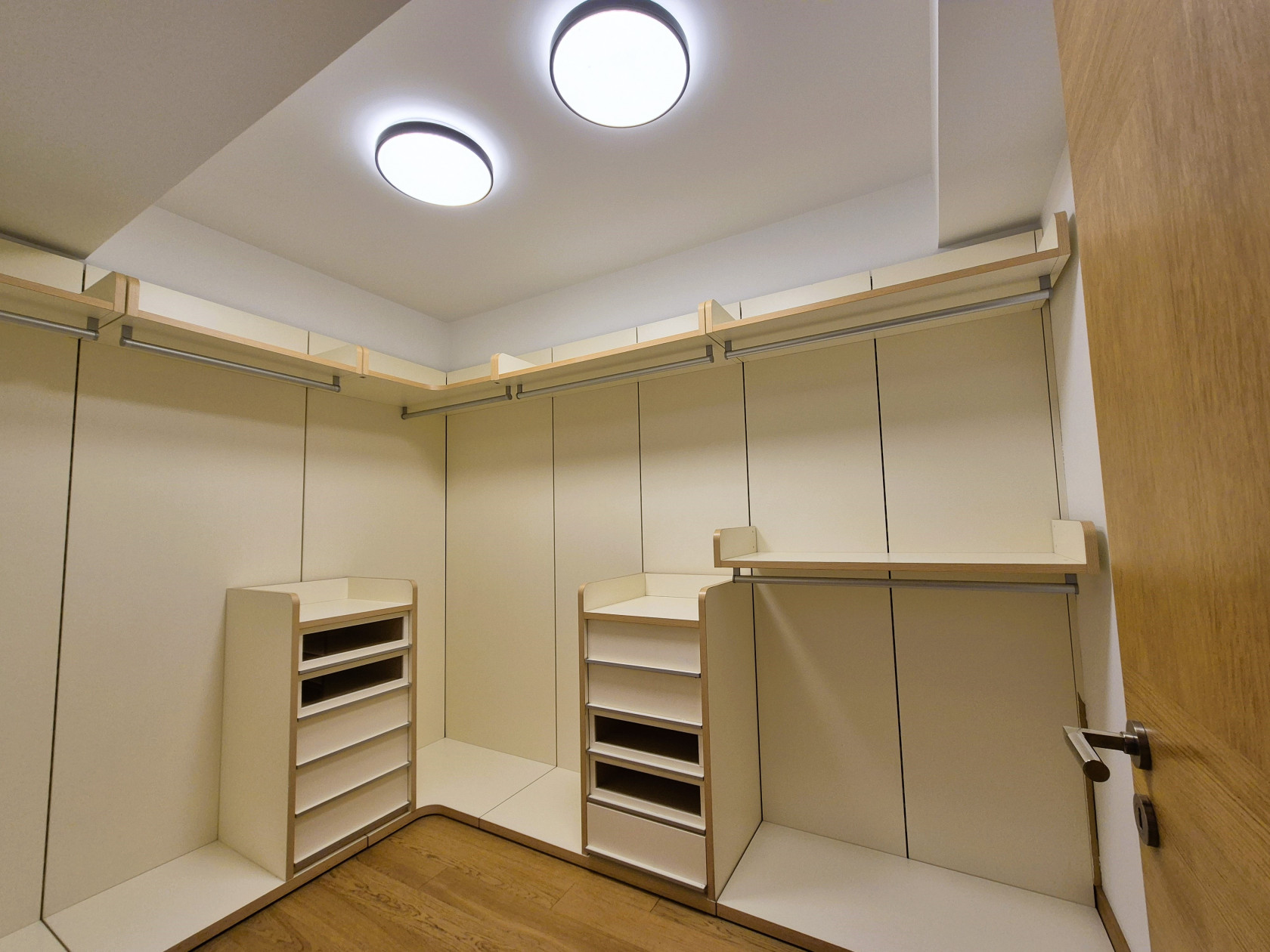 Pārdod dzīvokli, Teātra iela 2 - Attēls 1