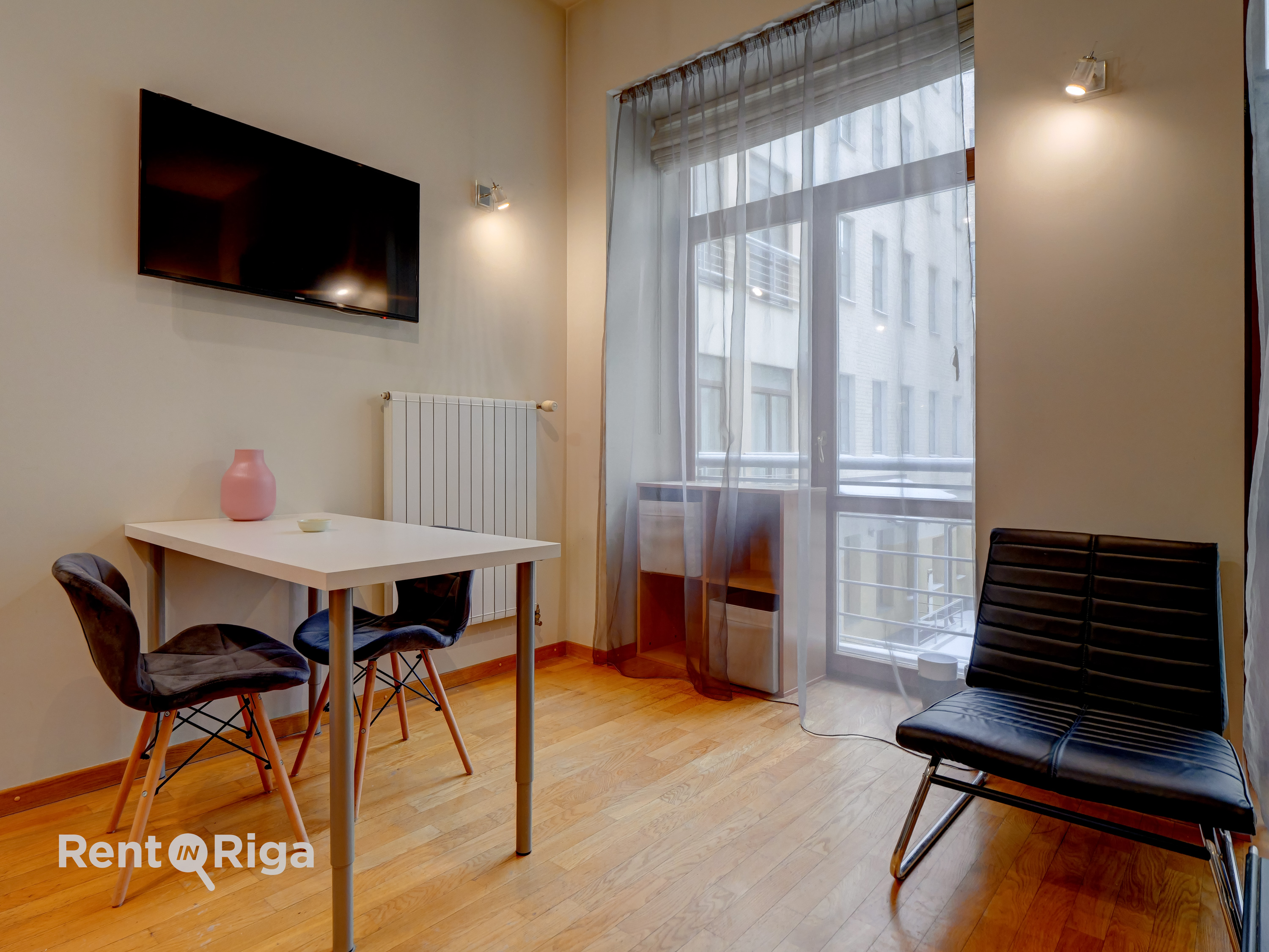 Izīrē dzīvokli, Raiņa bulvāris 2 - Attēls 1