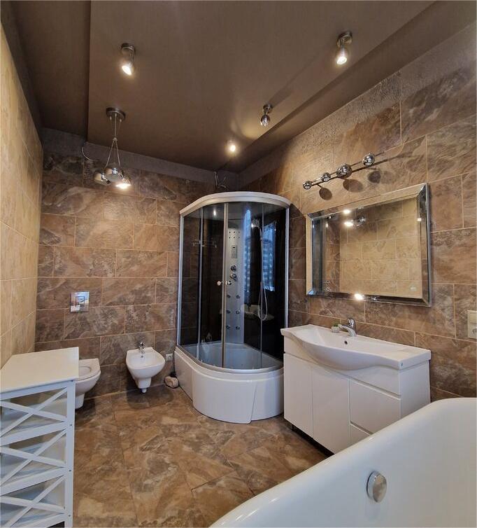 Izīrē dzīvokli, Visvalža iela 1 - Attēls 1