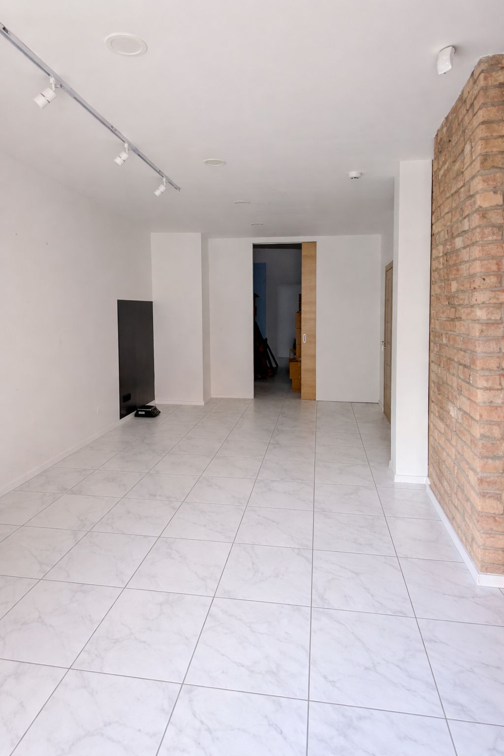 Retail premises for rent, Tērbatas street - Image 1
