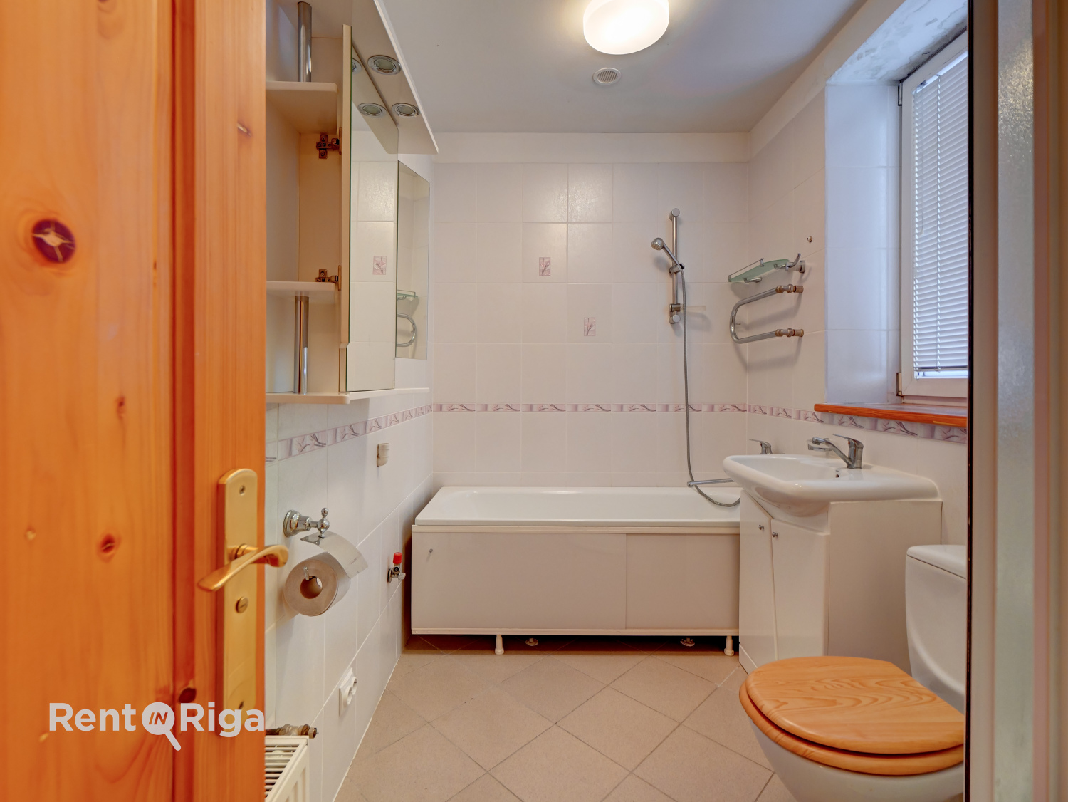 Pārdod māju, Steigas iela - Attēls 1