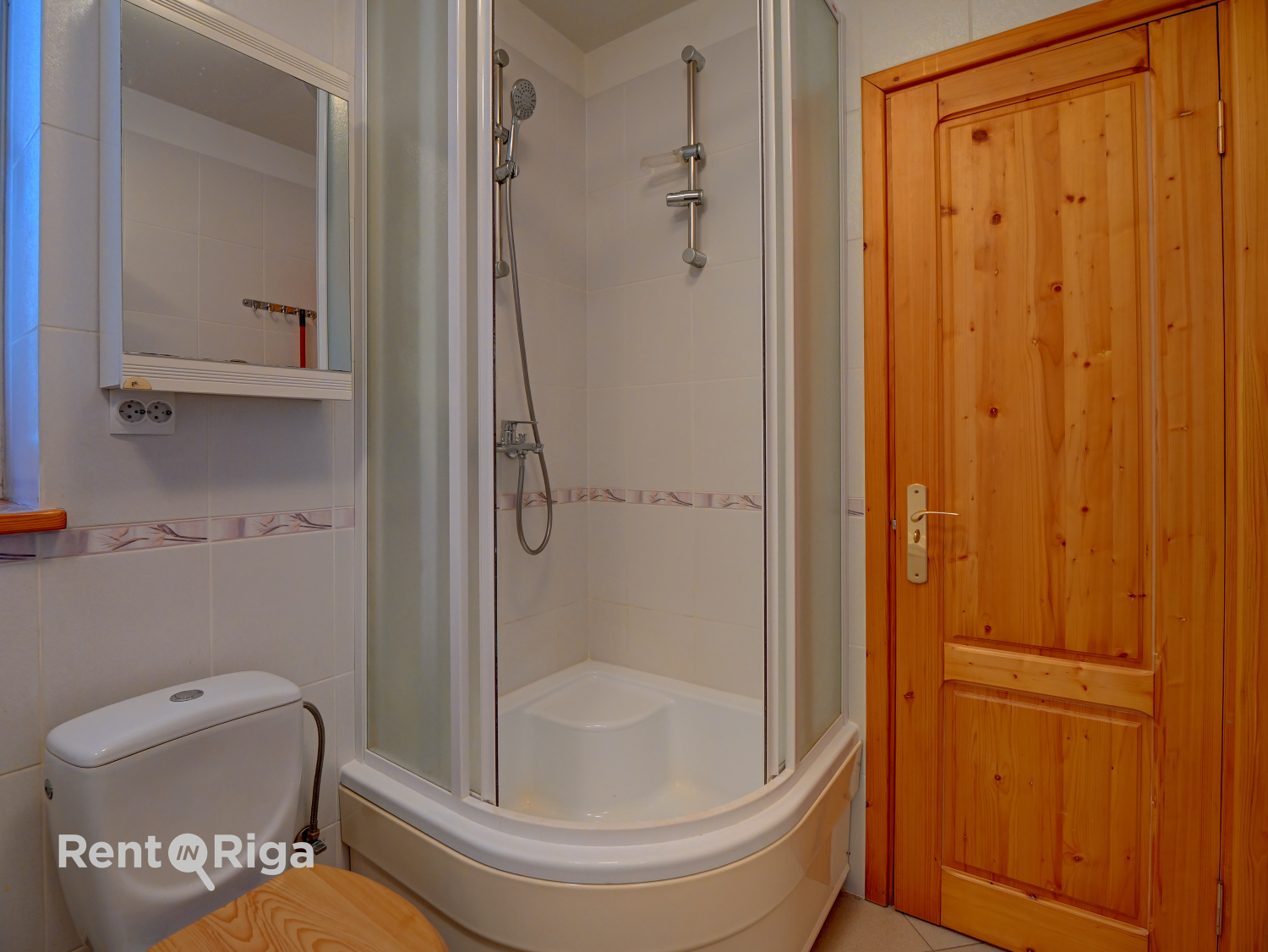 Pārdod māju, Steigas iela - Attēls 1