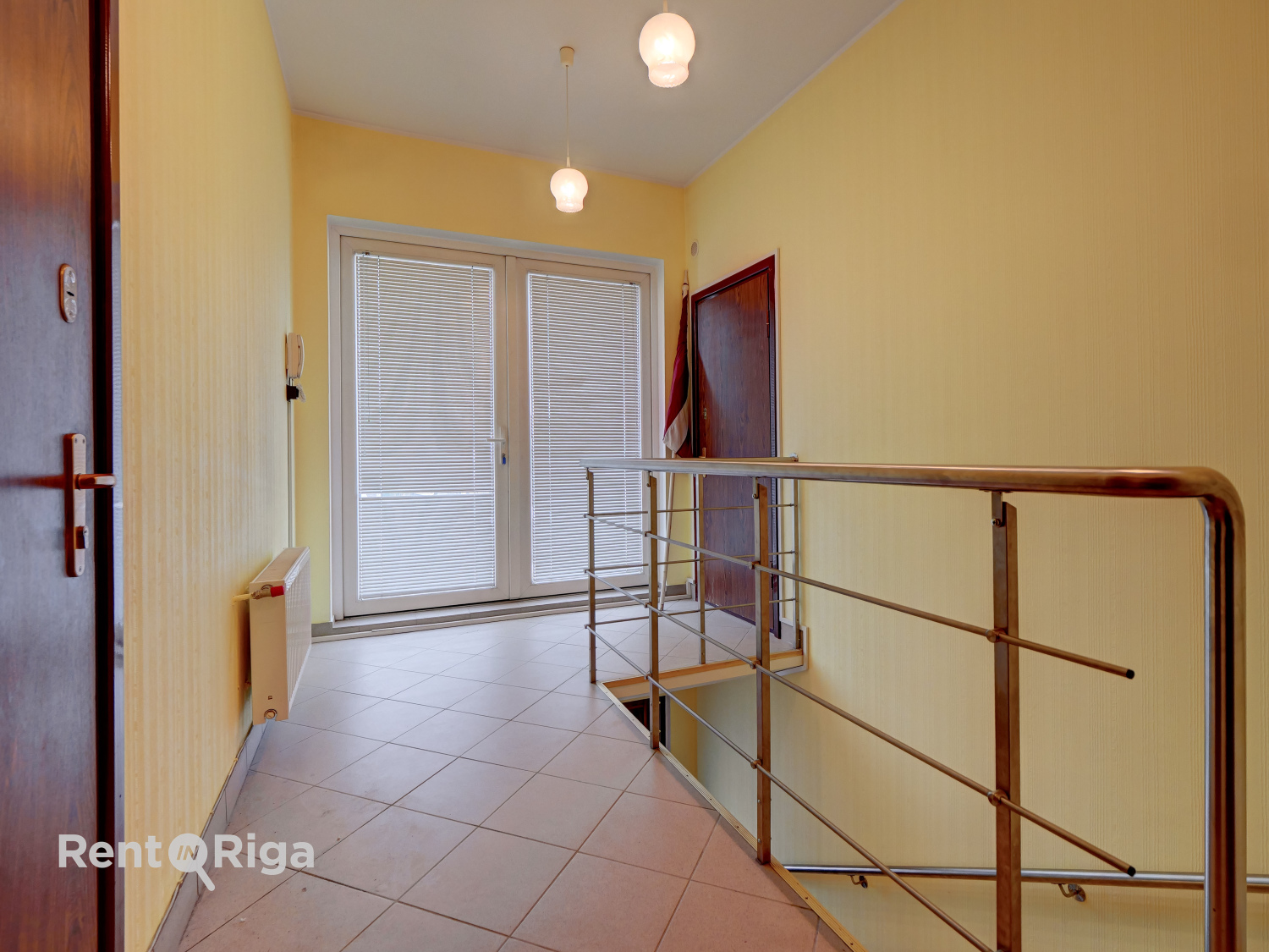 Pārdod māju, Steigas iela - Attēls 1