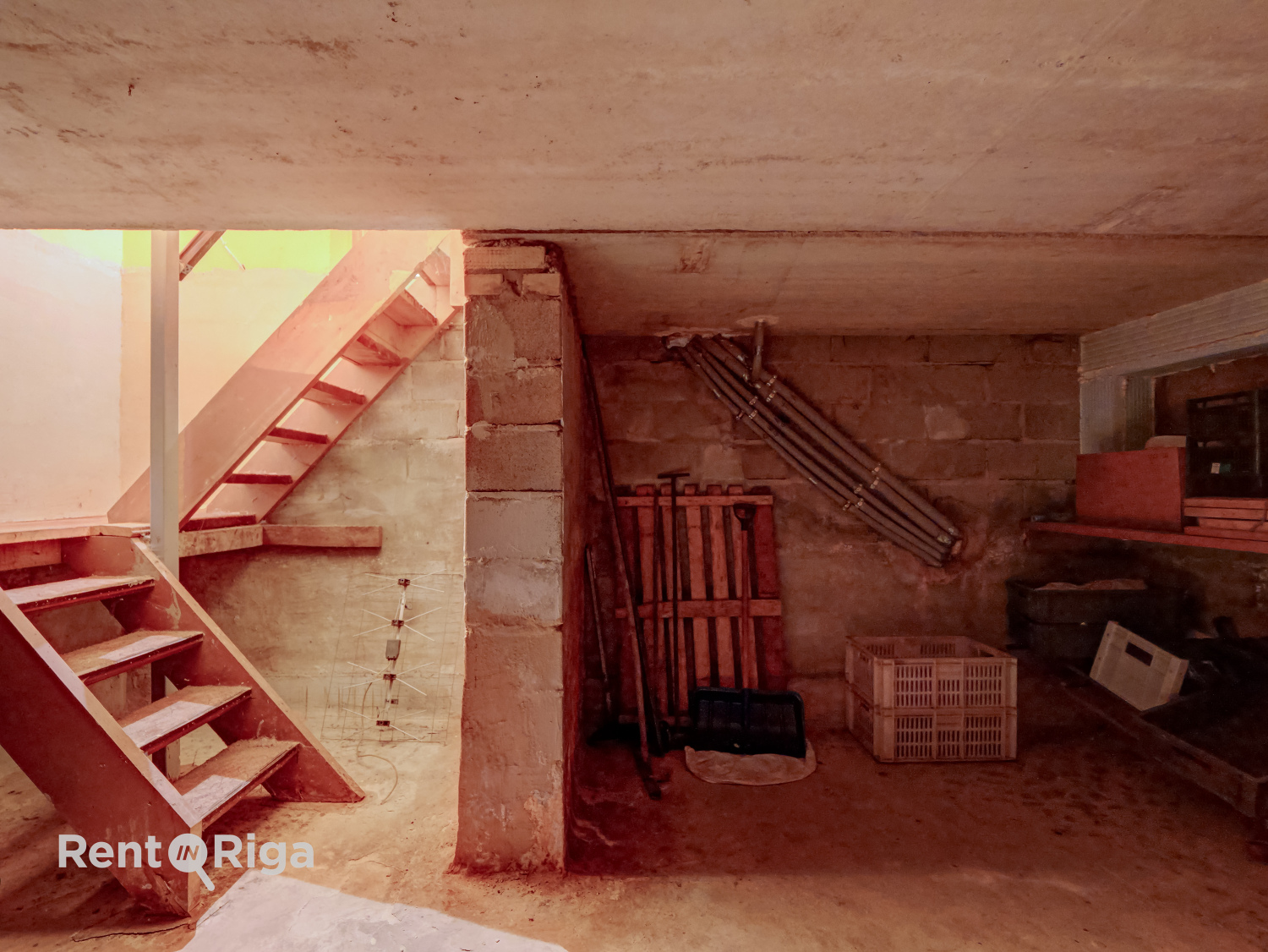 Pārdod māju, Steigas iela - Attēls 1