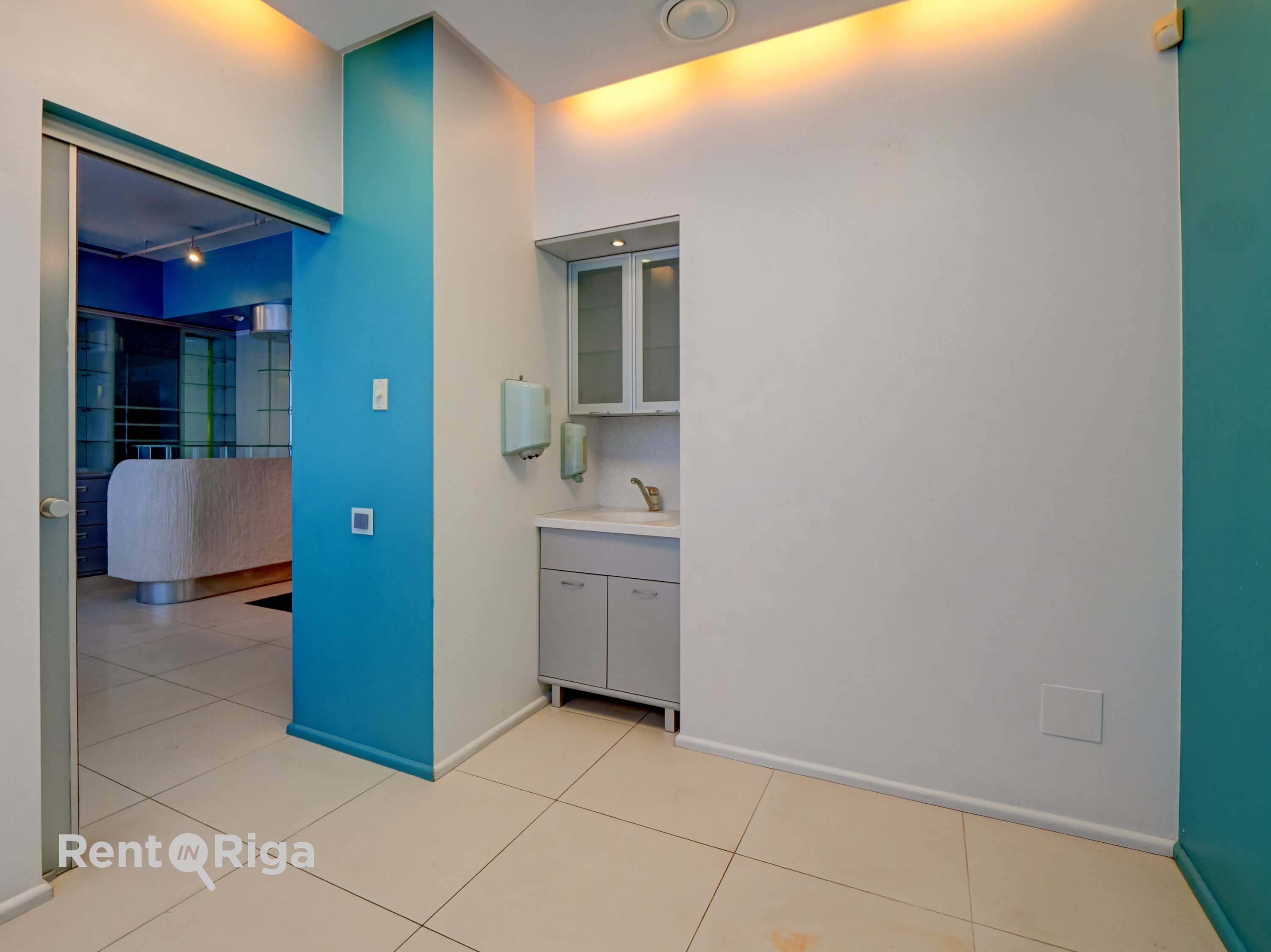 Retail premises for rent, Republikas laukums street - Image 1