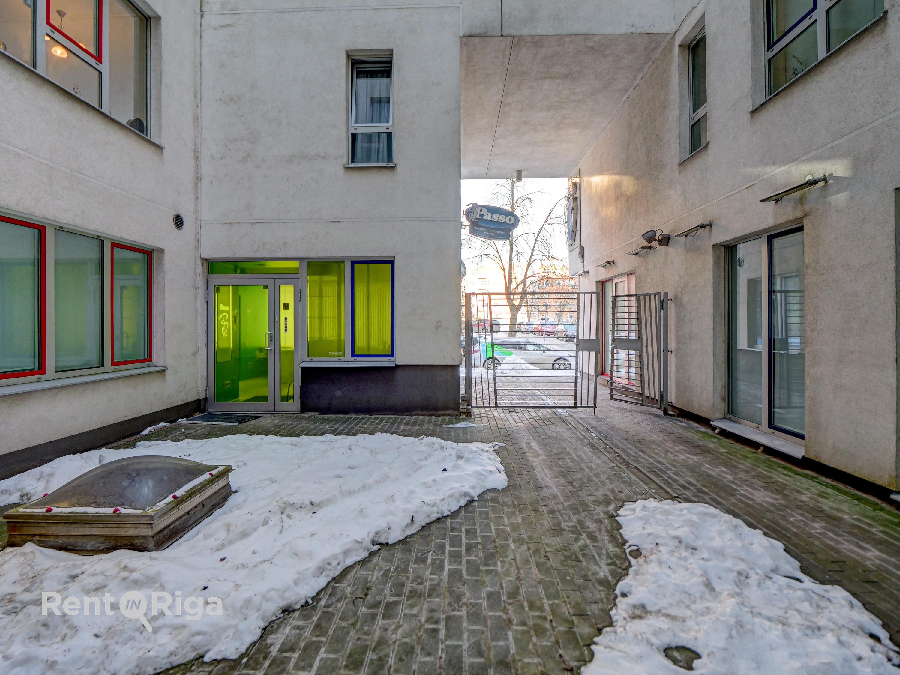 Retail premises for rent, Republikas laukums street - Image 1