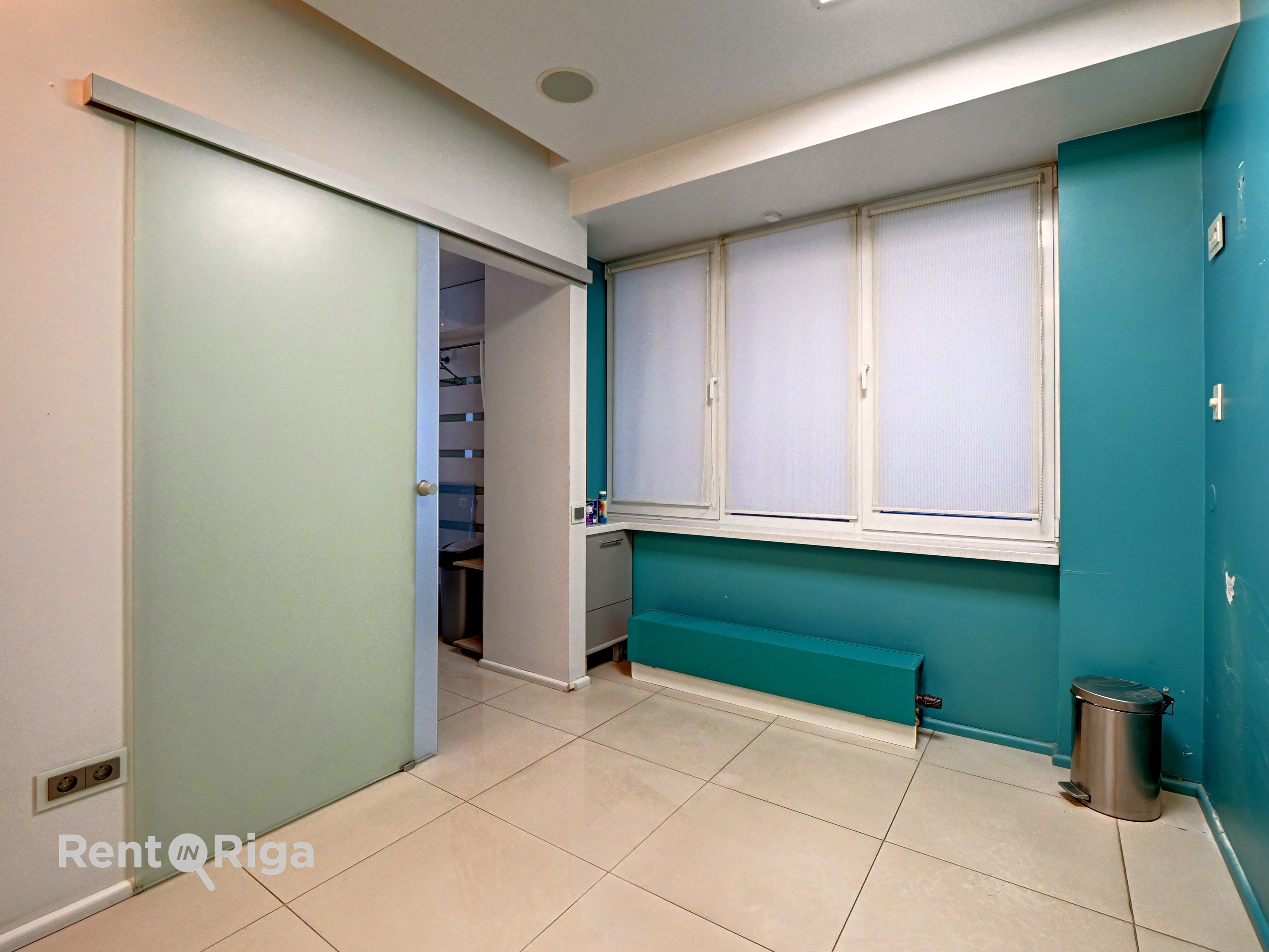 Retail premises for rent, Republikas laukums street - Image 1