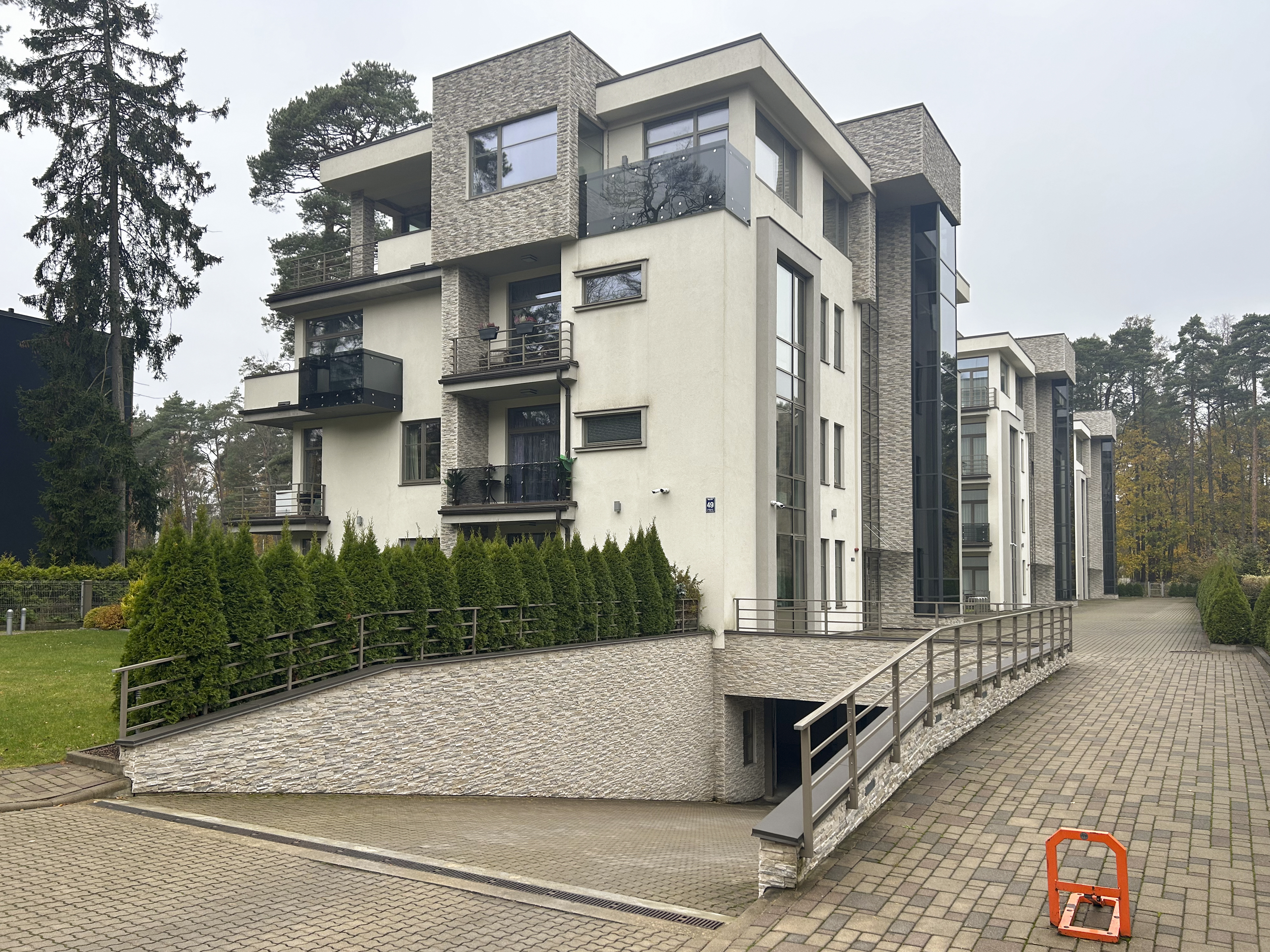 Pārdod dzīvokli, Rīgas iela 49 - Attēls 1