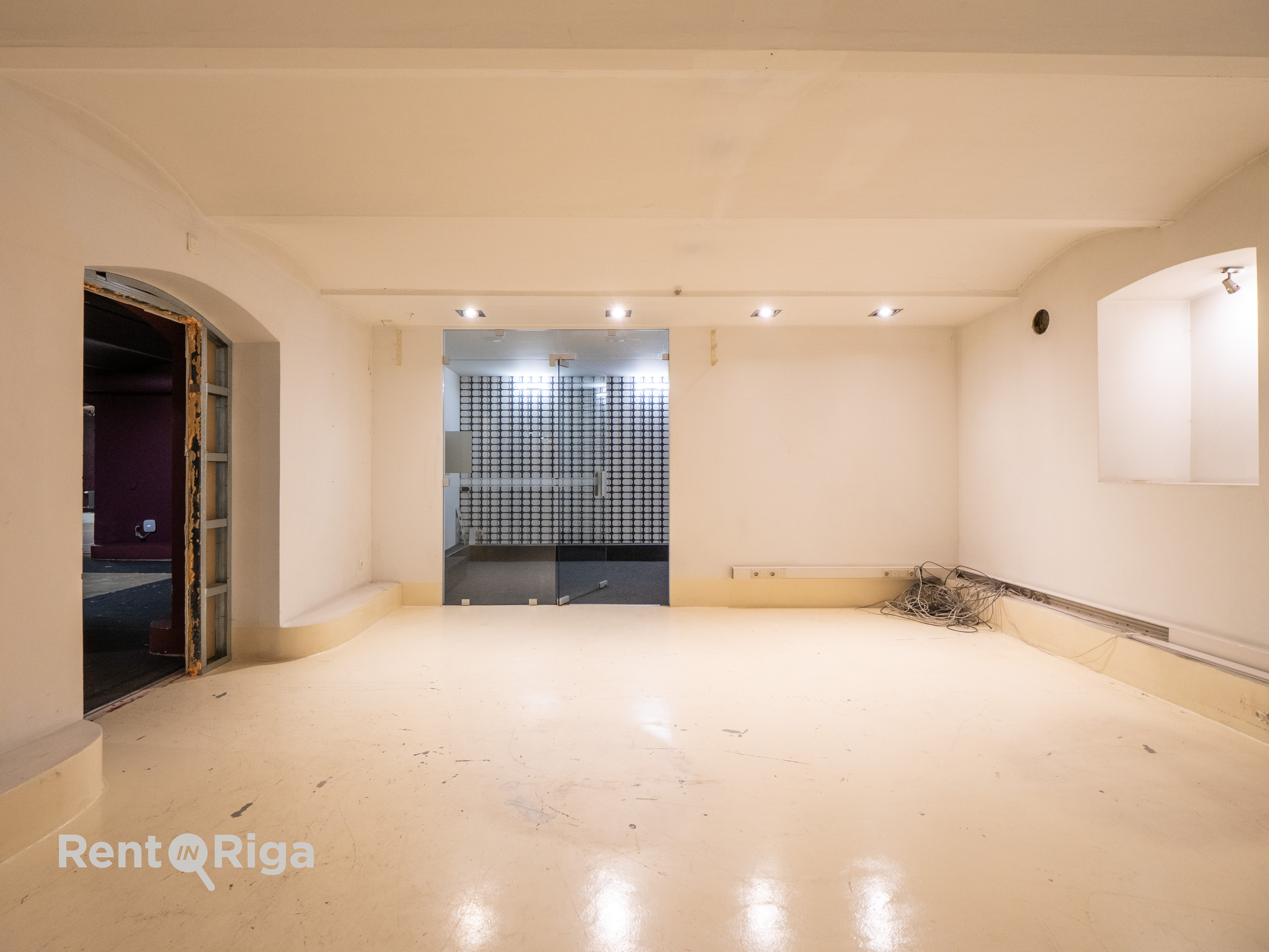 Iznomā tirdzniecības telpas, Skolas iela - Attēls 1