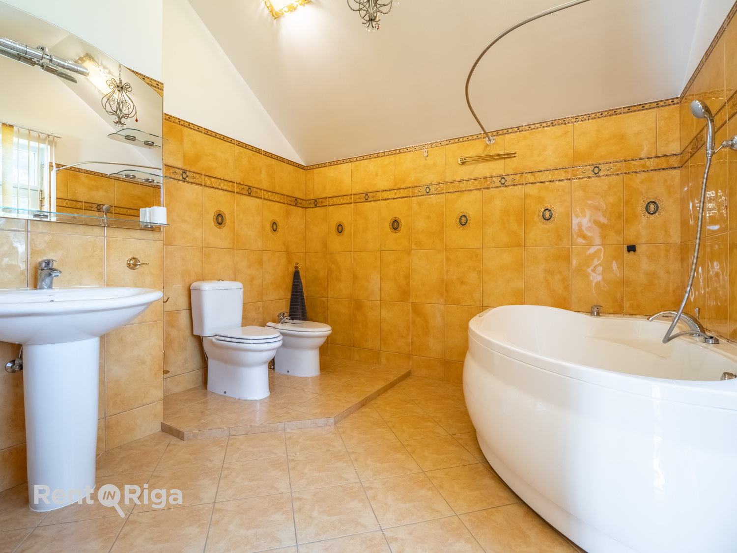 Pārdod māju, Buru iela - Attēls 1