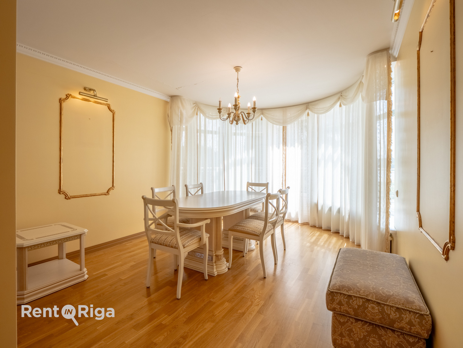 Pārdod māju, Buru iela - Attēls 1