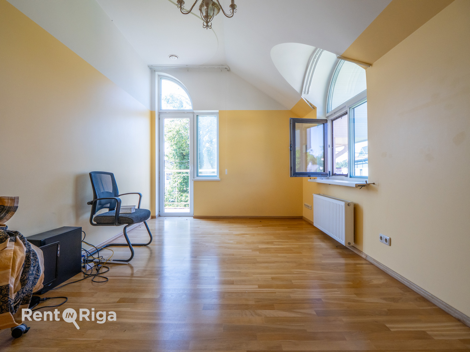 Pārdod māju, Buru iela - Attēls 1