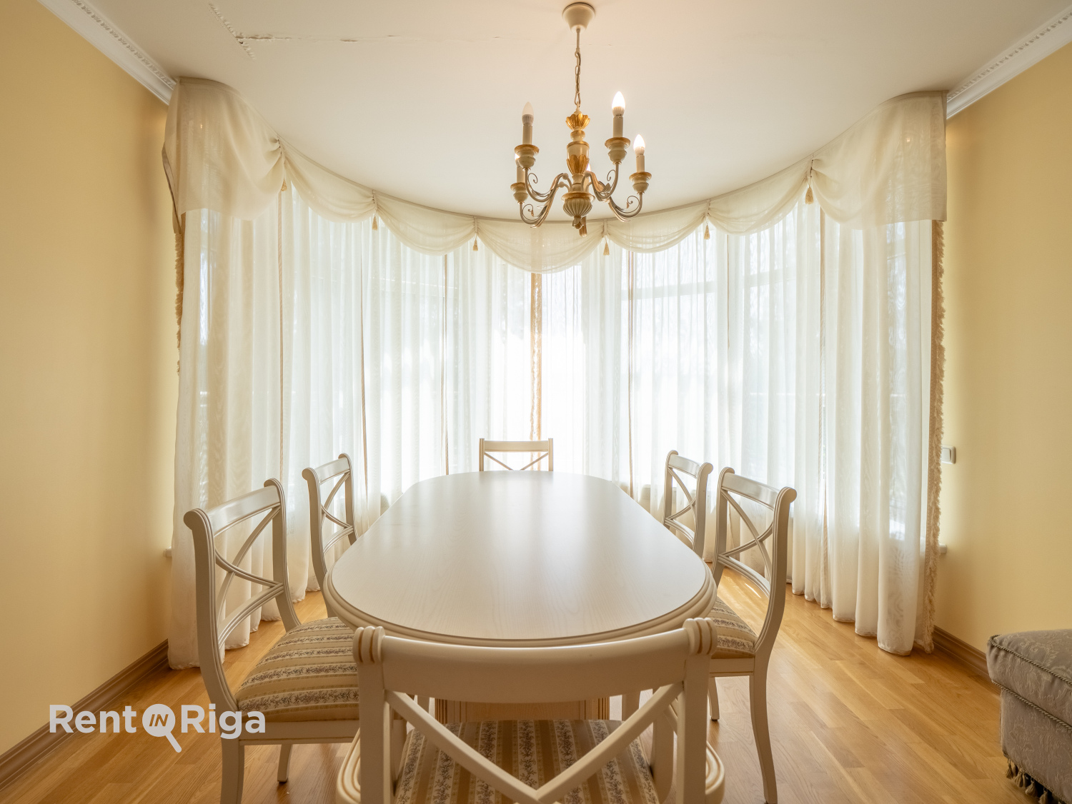 Pārdod māju, Buru iela - Attēls 1