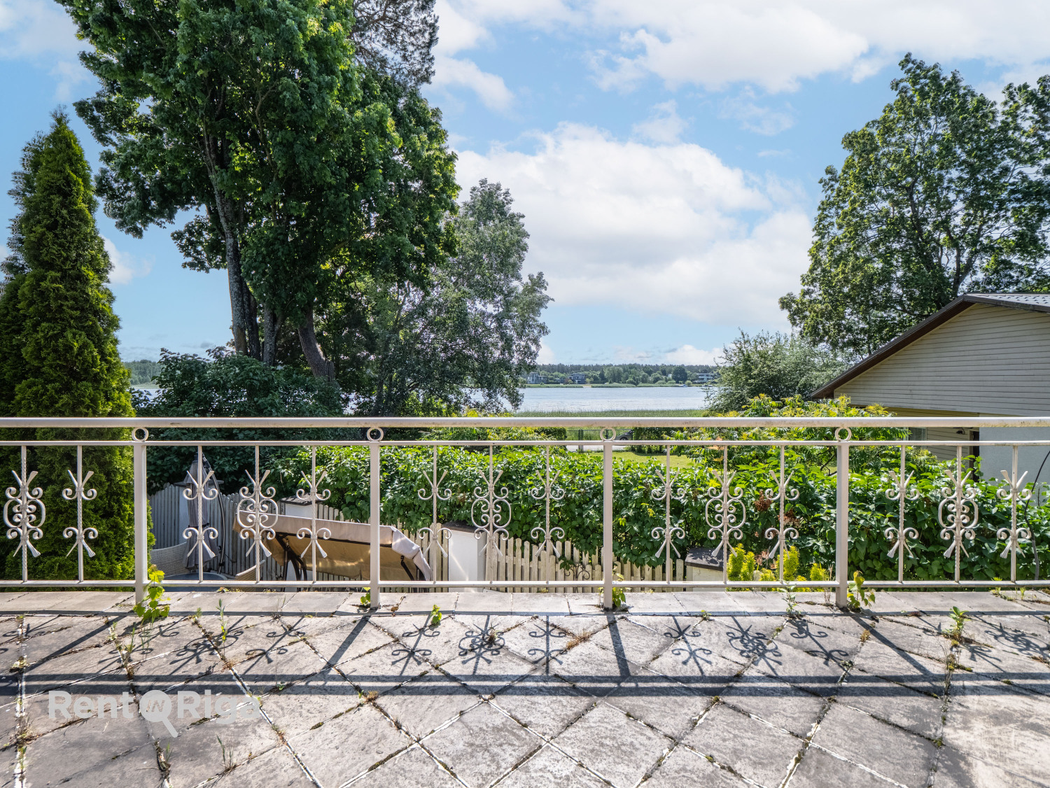 Pārdod māju, Buru iela - Attēls 1