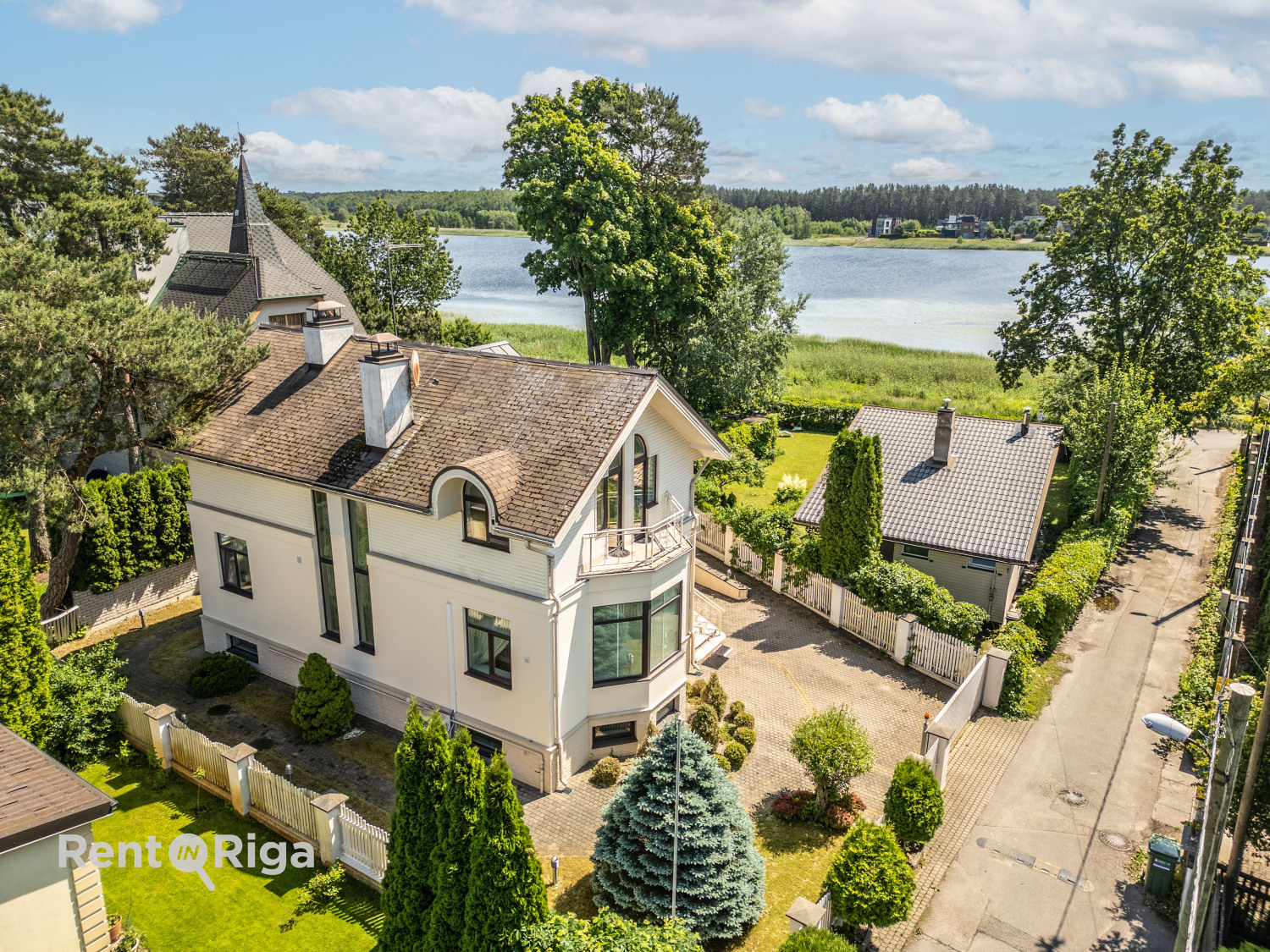 Pārdod māju, Buru iela - Attēls 1