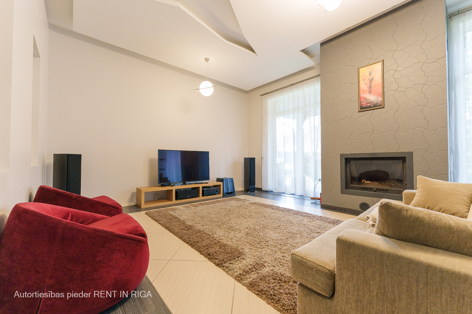 Pārdod māju, Apses iela - Attēls 1