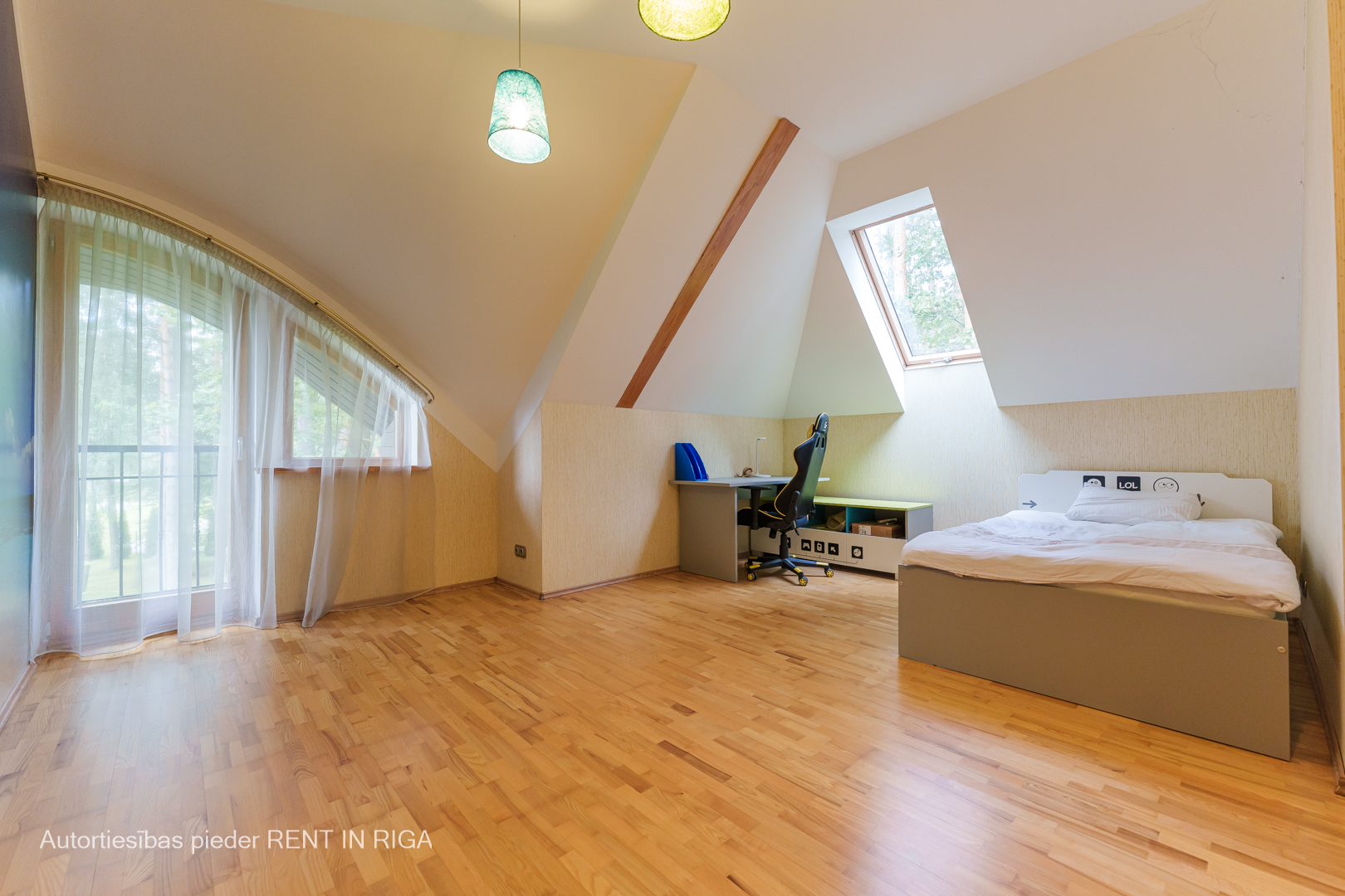 Pārdod māju, Apses iela - Attēls 1