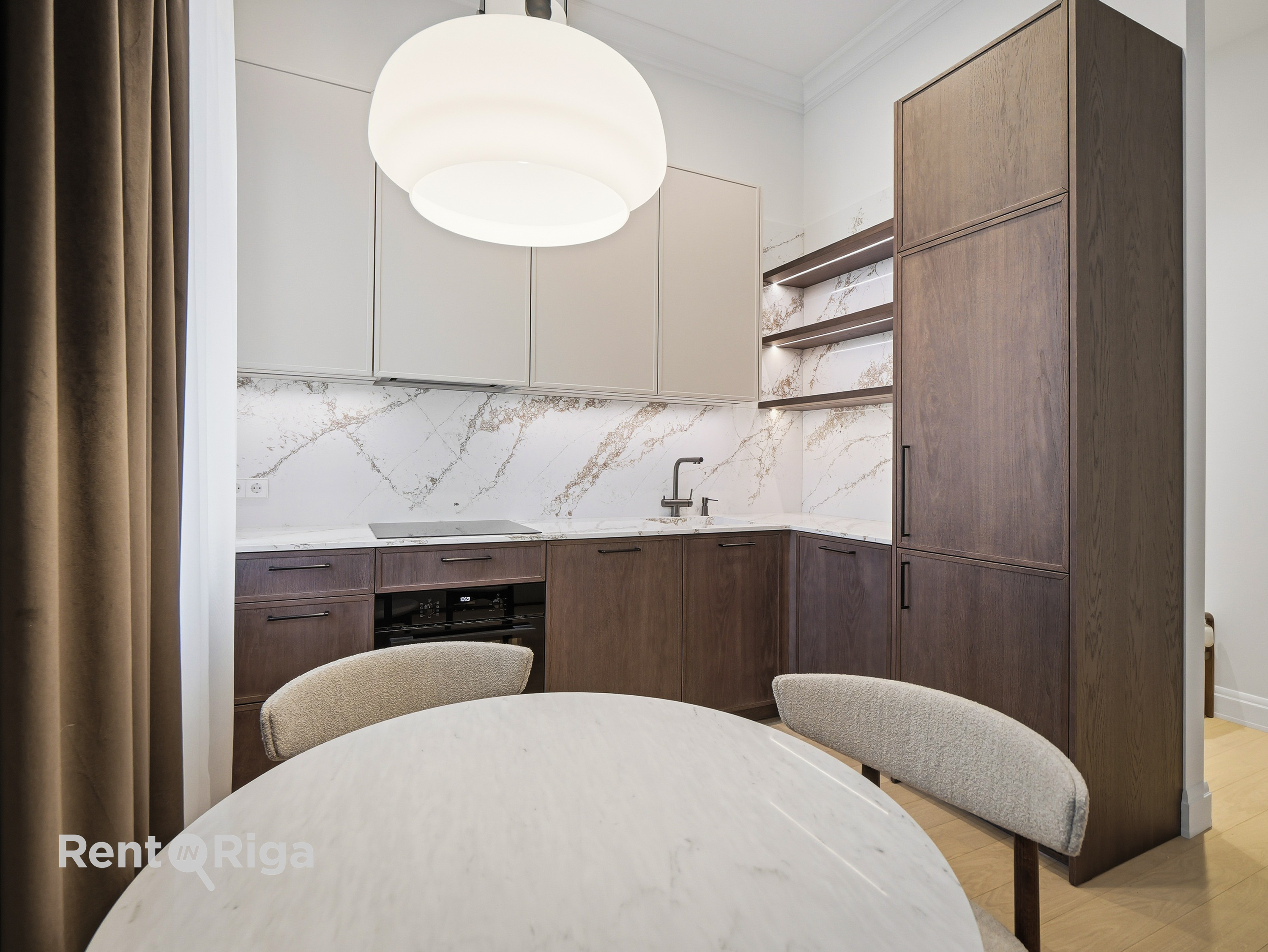 Pārdod dzīvokli, Raiņa bulvāris iela 27 - Attēls 1