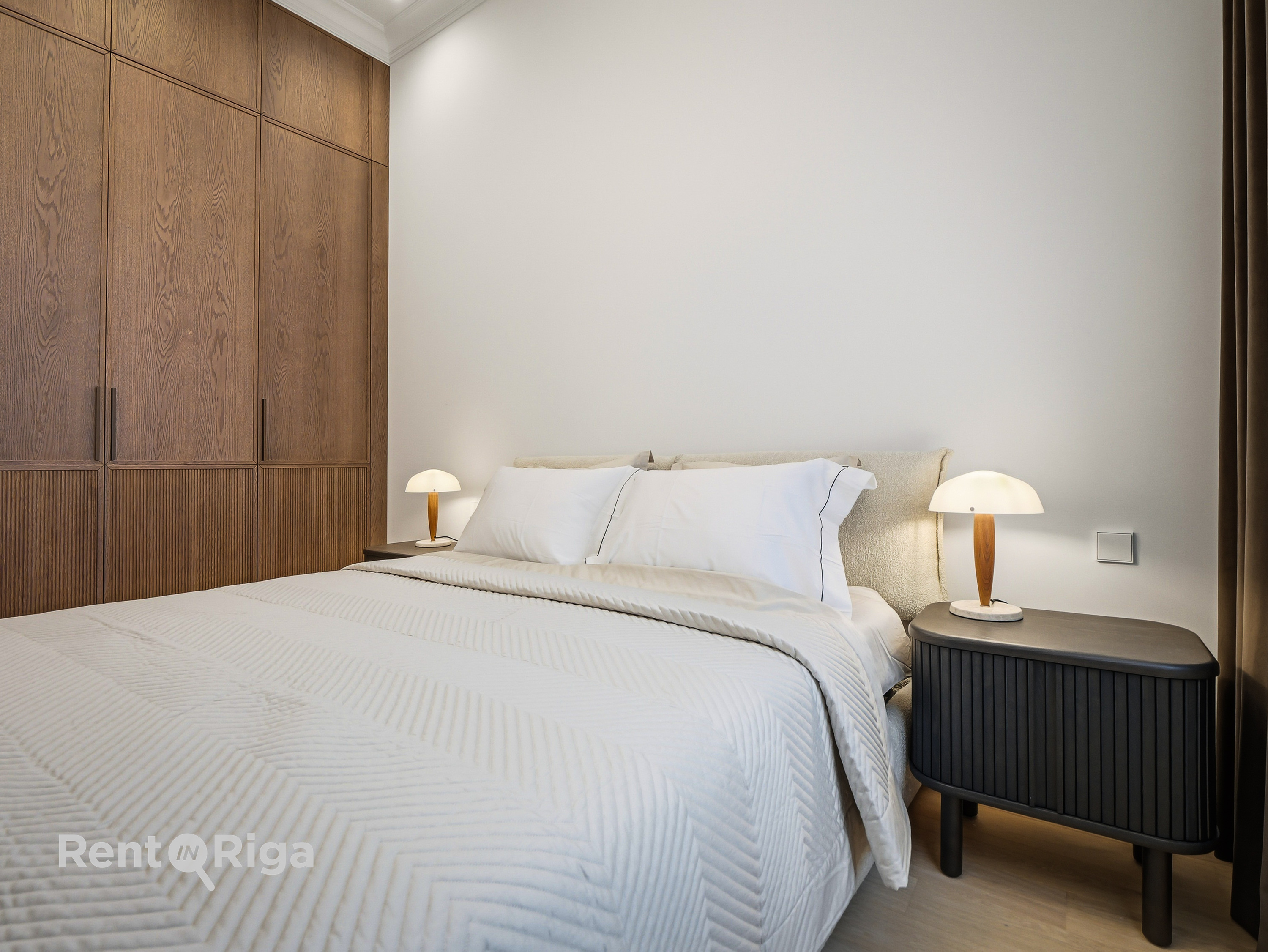 Pārdod dzīvokli, Raiņa bulvāris iela 27 - Attēls 1