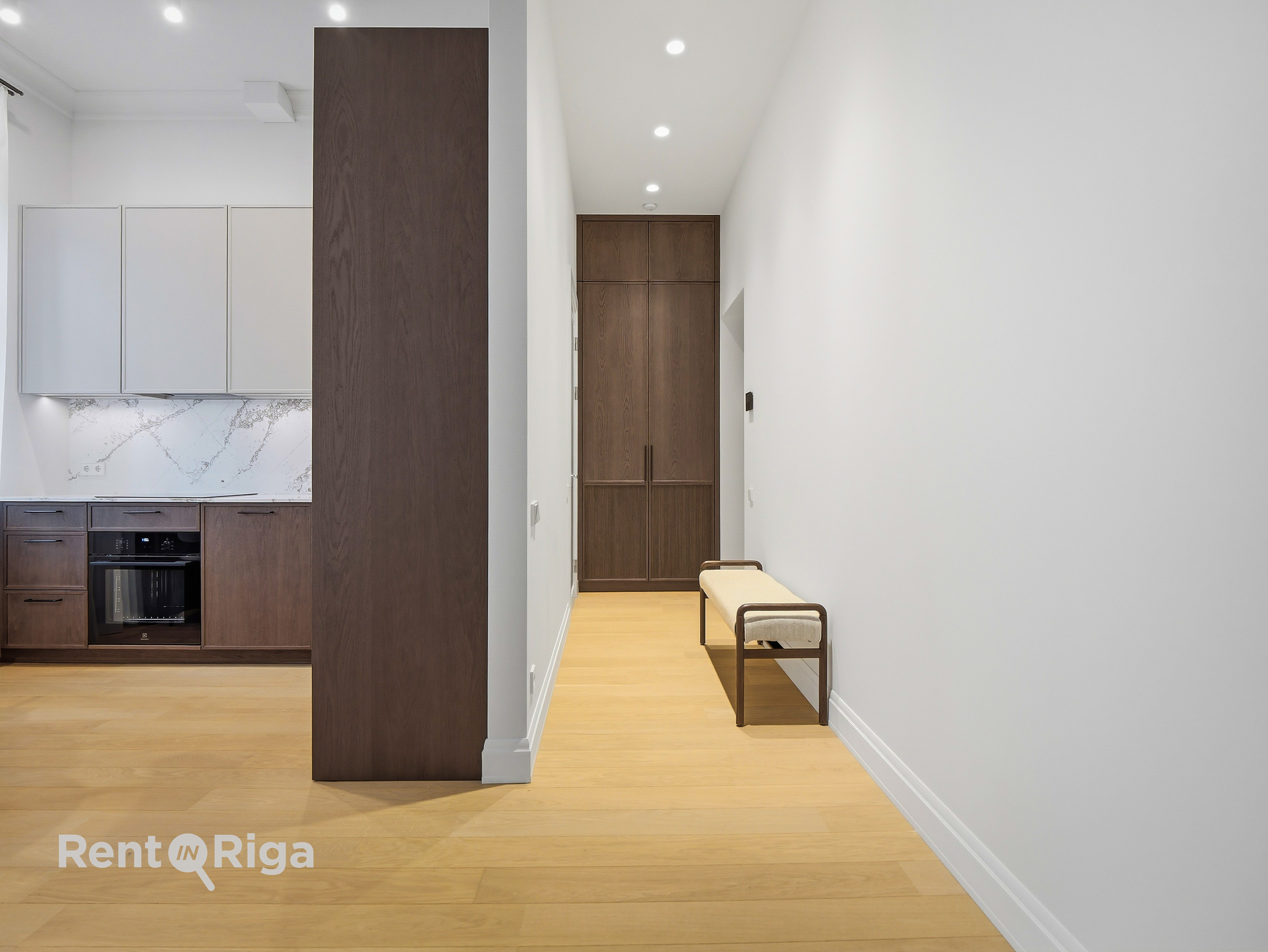 Pārdod dzīvokli, Raiņa bulvāris iela 27 - Attēls 1