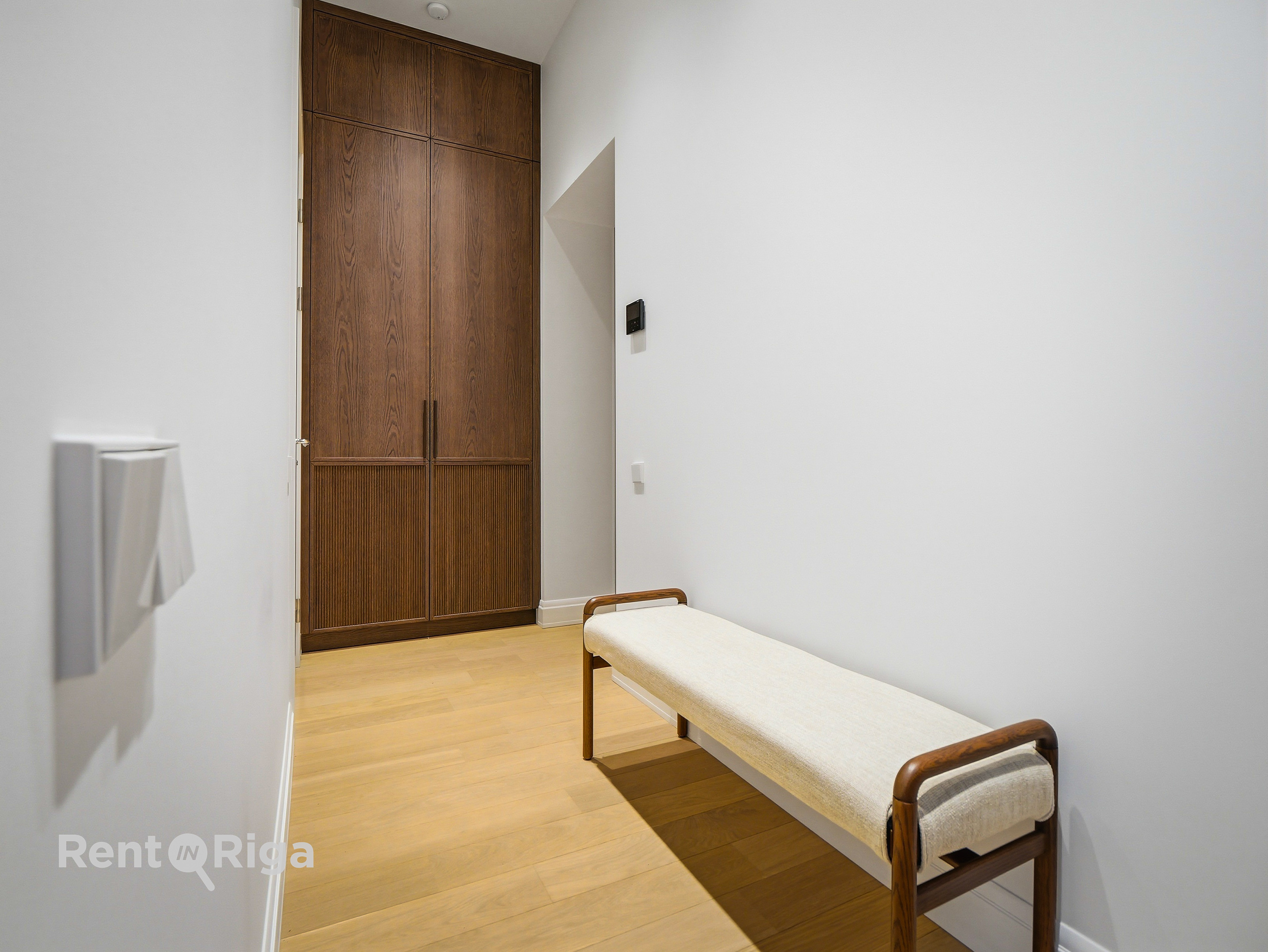 Pārdod dzīvokli, Raiņa bulvāris iela 27 - Attēls 1