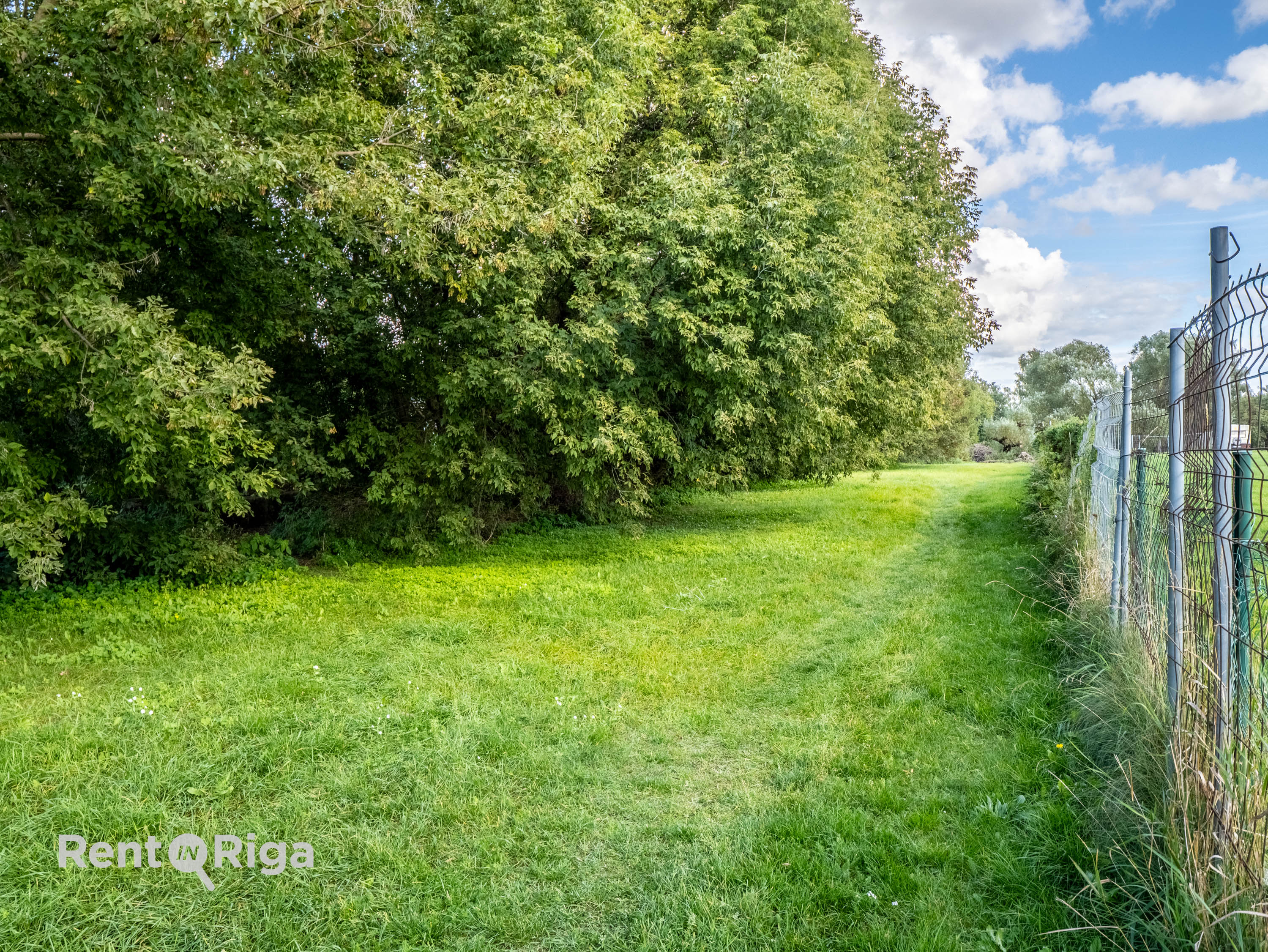 Pārdod zemi, Mazā Kaiju iela - Attēls 1