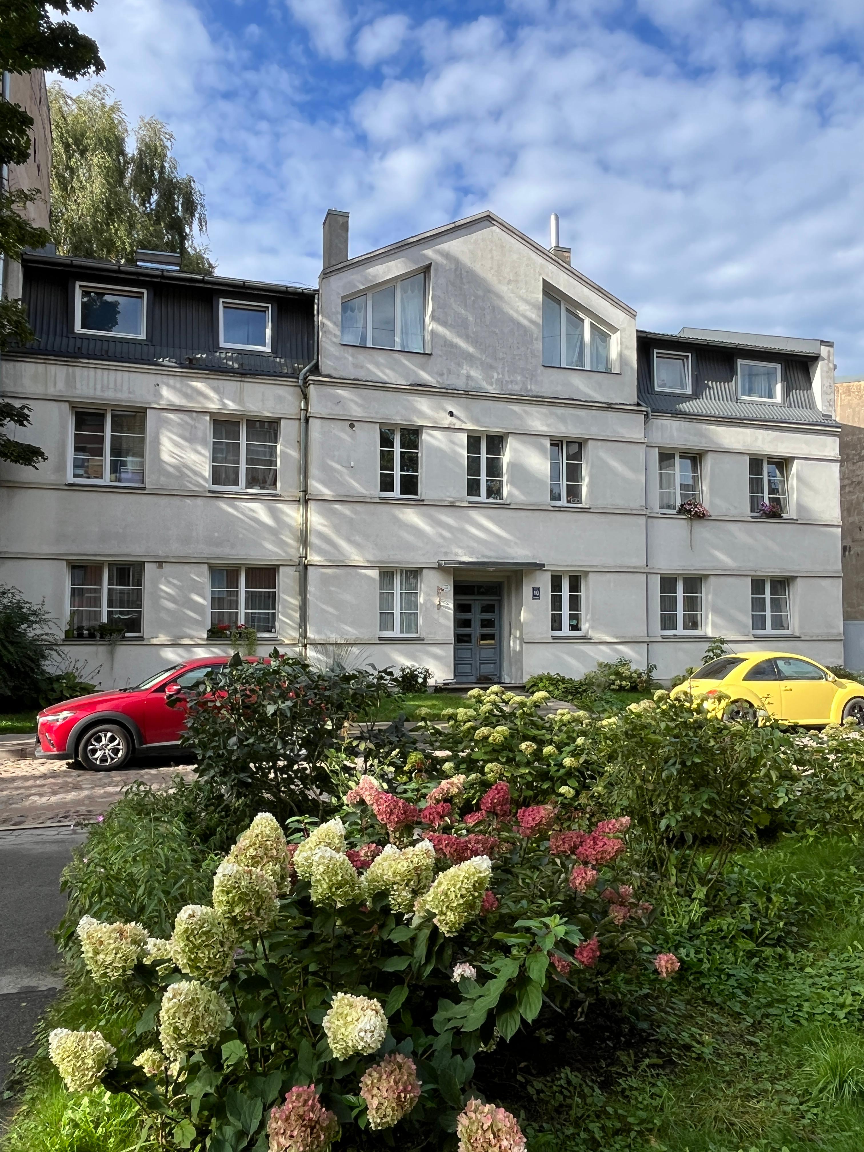 Izīrē dzīvokli, Etnas iela 10 - Attēls 1