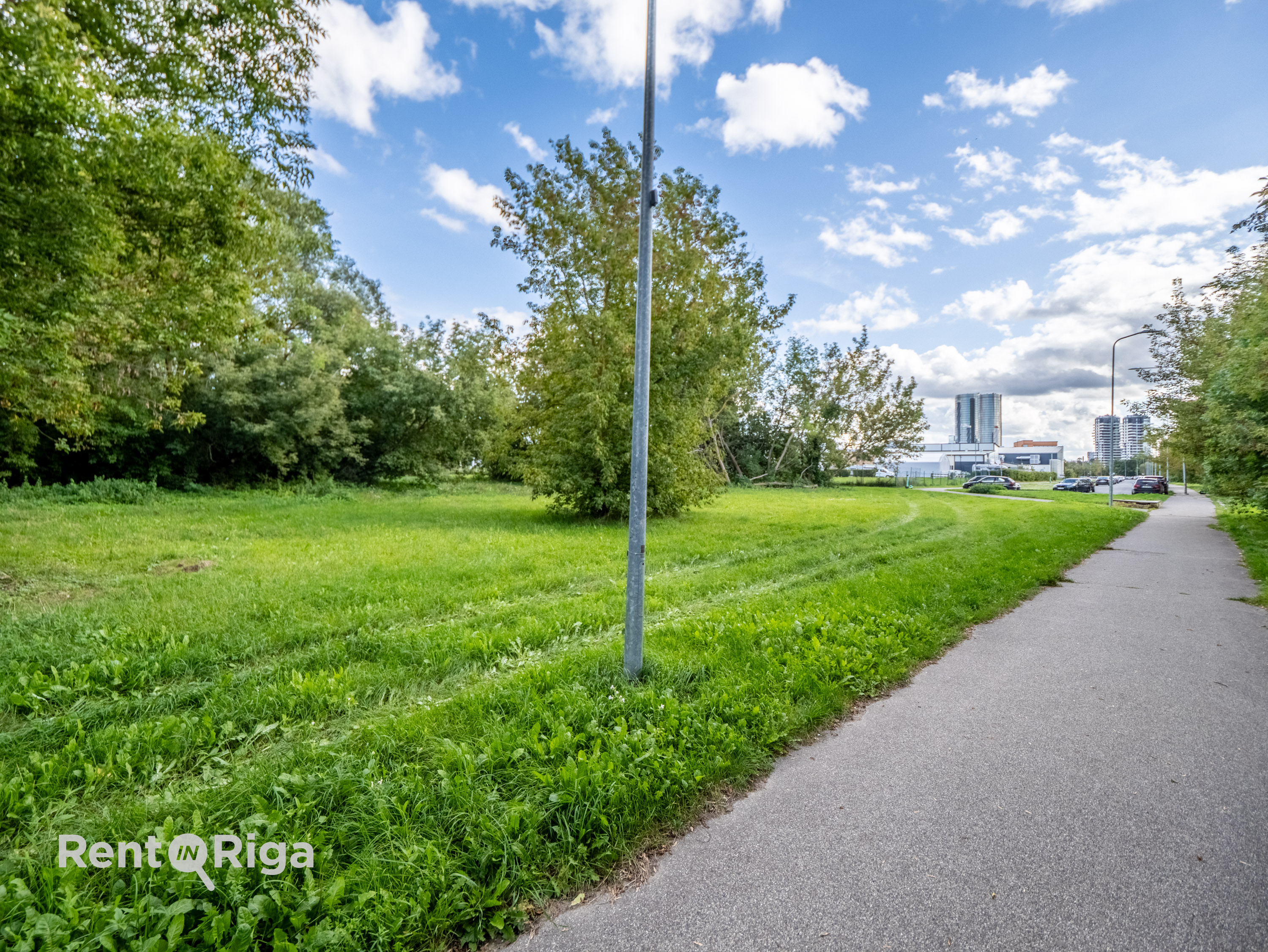 Pārdod zemi, Mazā Kaiju iela - Attēls 1