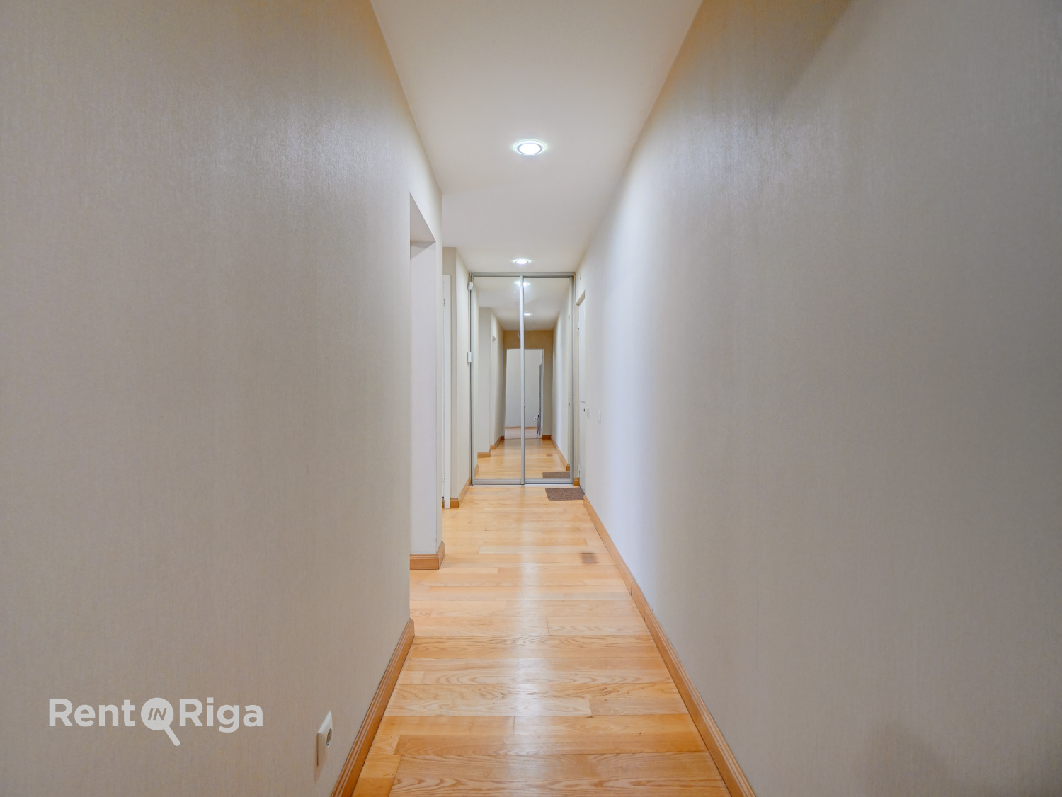 Pārdod dzīvokli, Varavīksnes Gatve iela 20 - Attēls 1