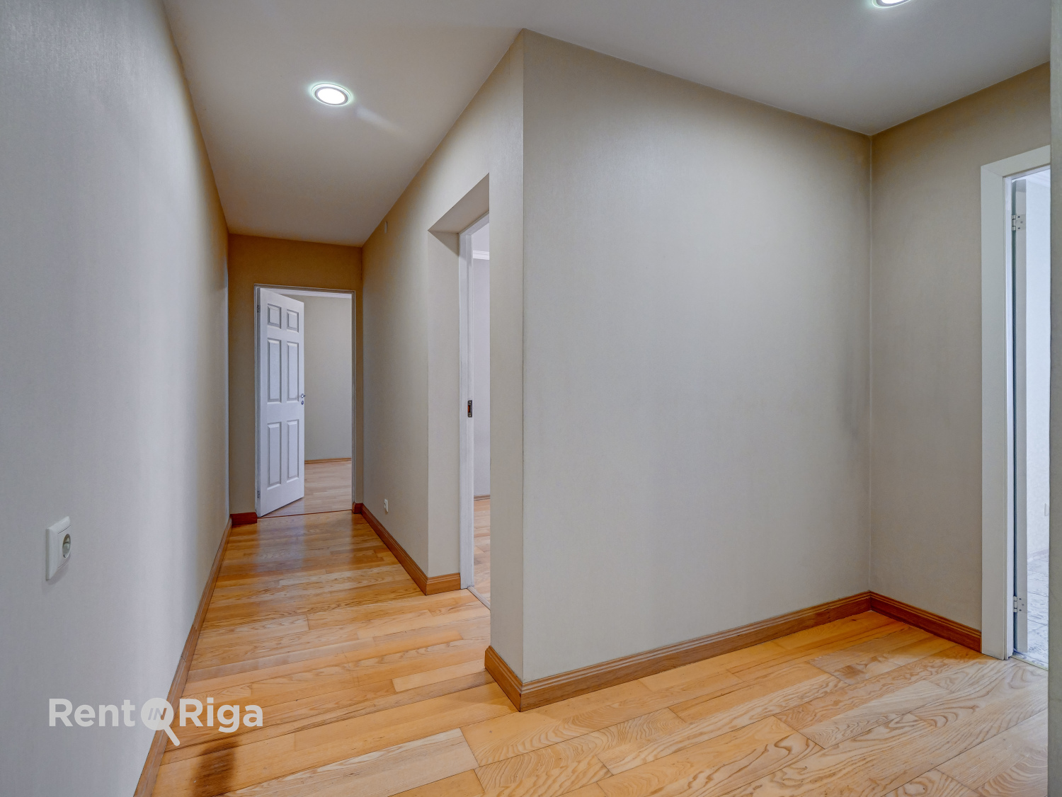 Pārdod dzīvokli, Varavīksnes Gatve iela 20 - Attēls 1