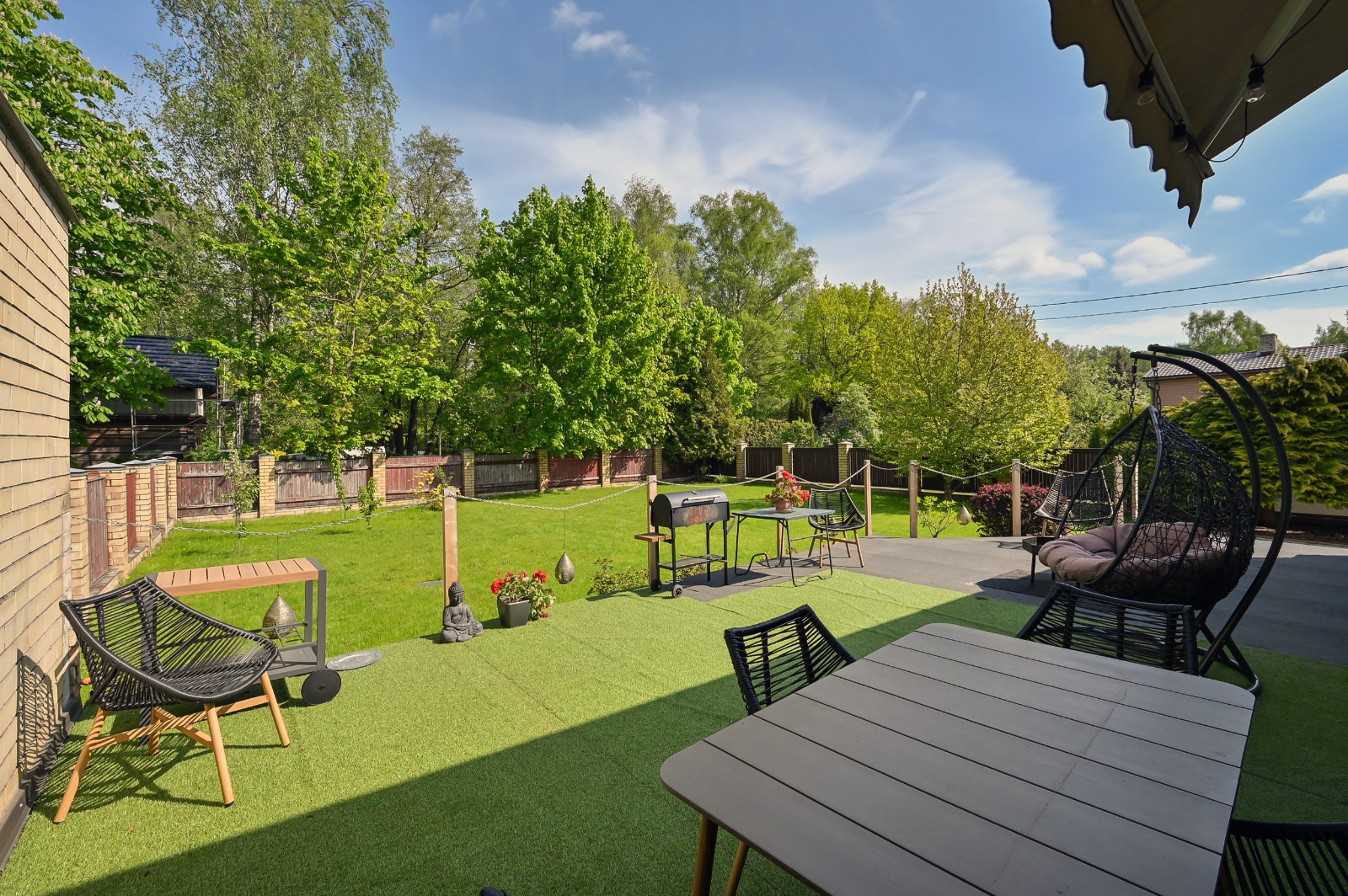 Pārdod māju, Dauguļu iela - Attēls 1