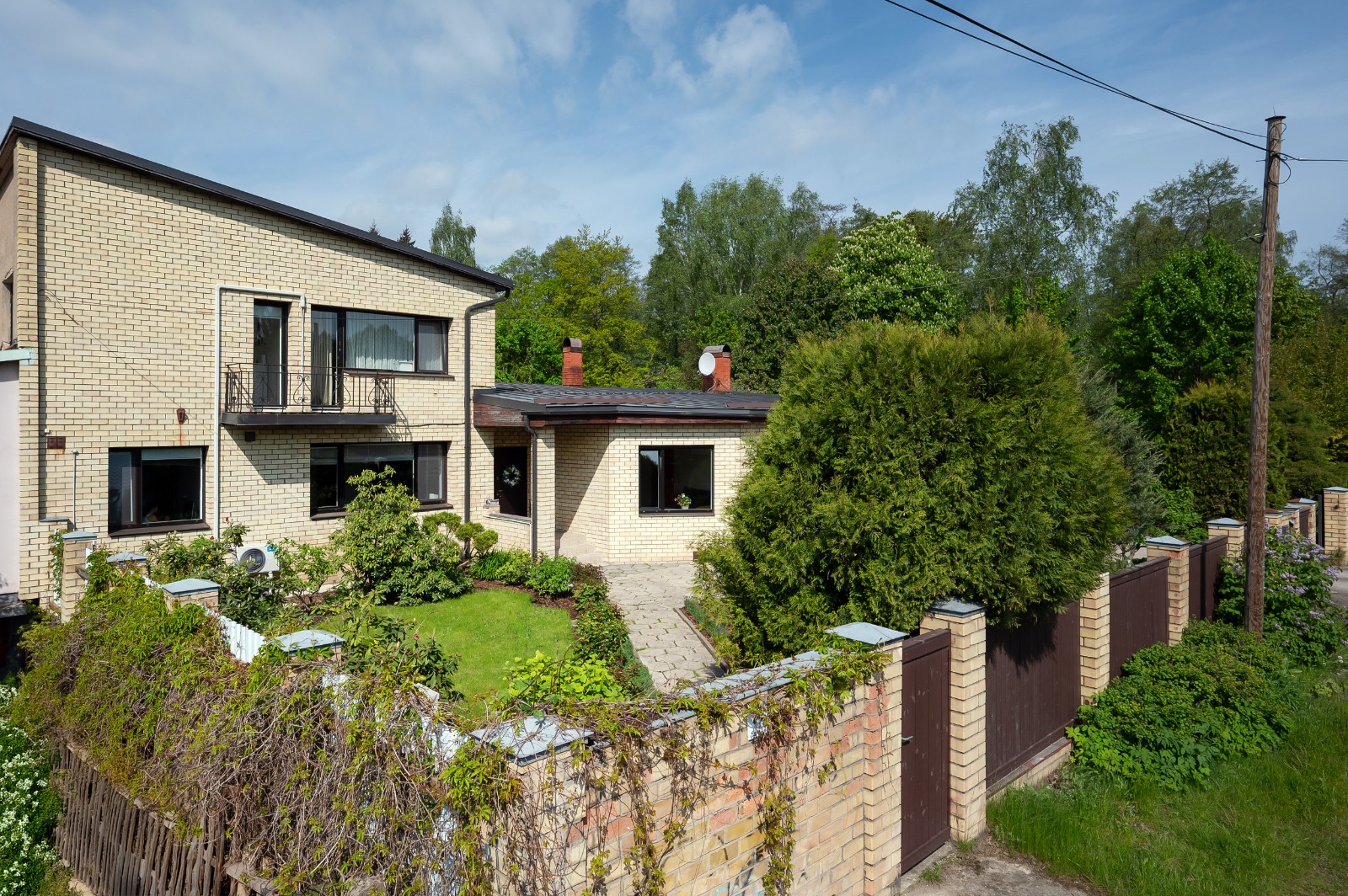 Pārdod māju, Dauguļu iela - Attēls 1