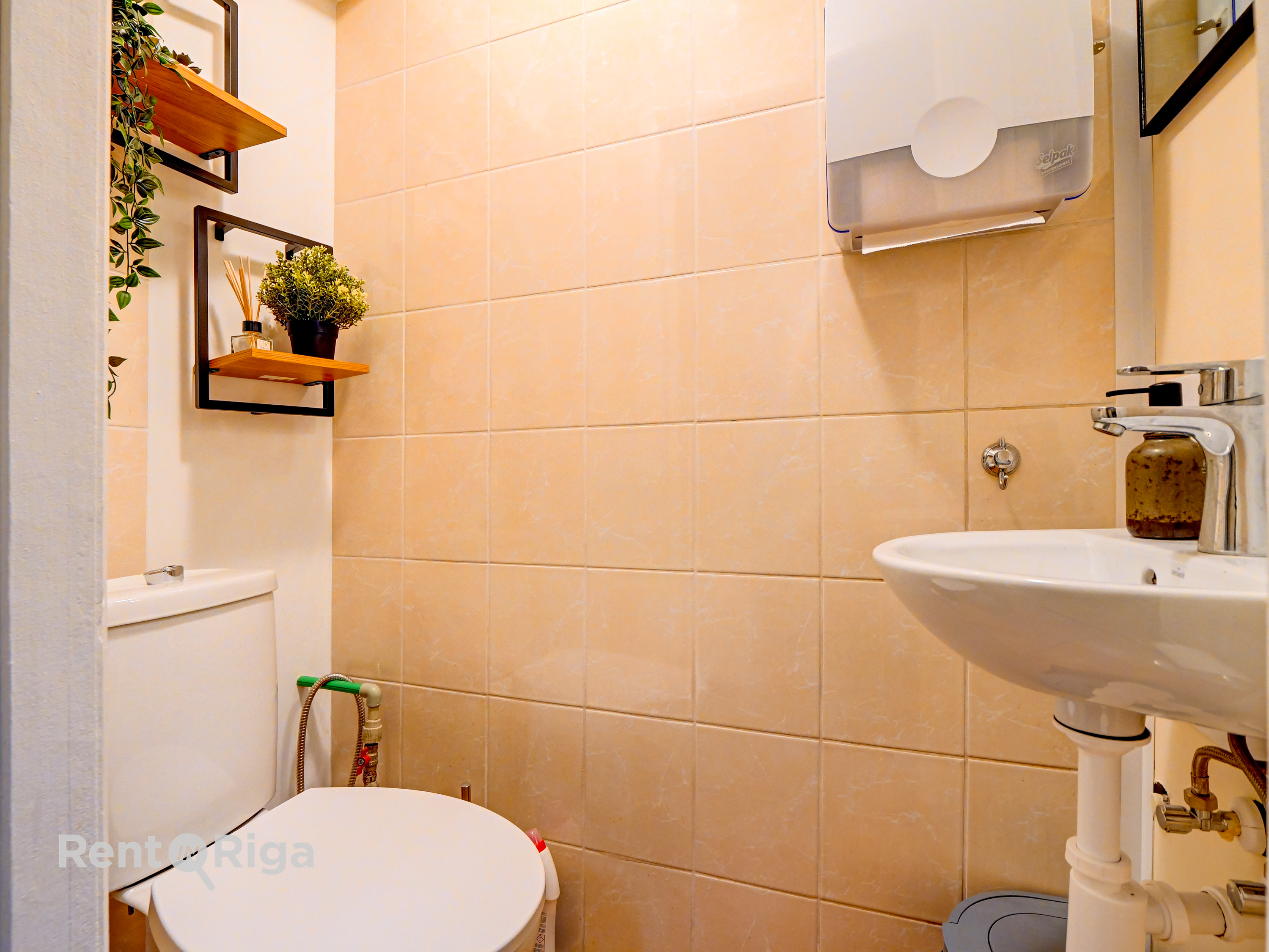 Retail premises for rent, Terbatas street - Image 1