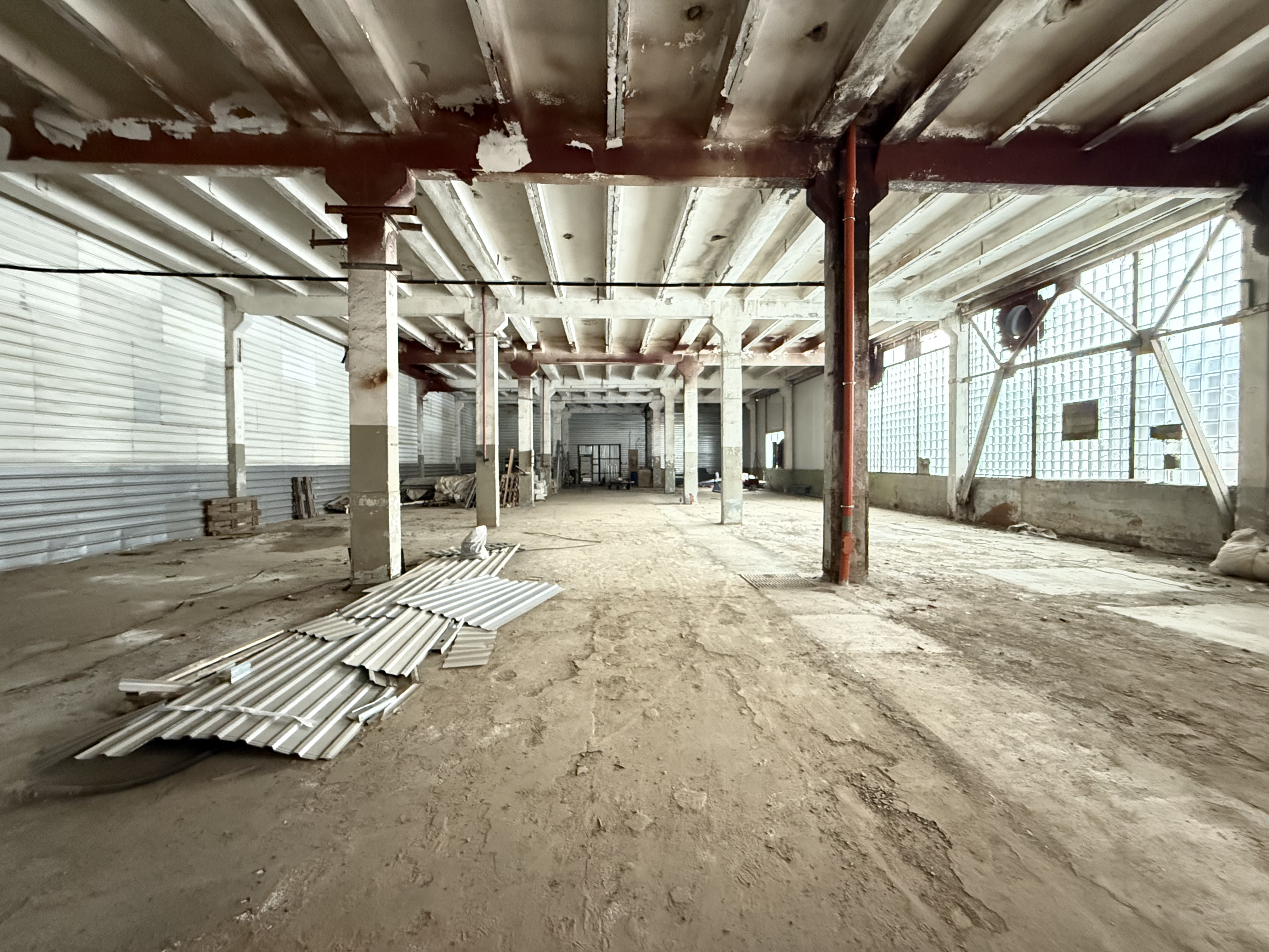 Iznomā noliktavu, Brīvības gatve iela - Attēls 1