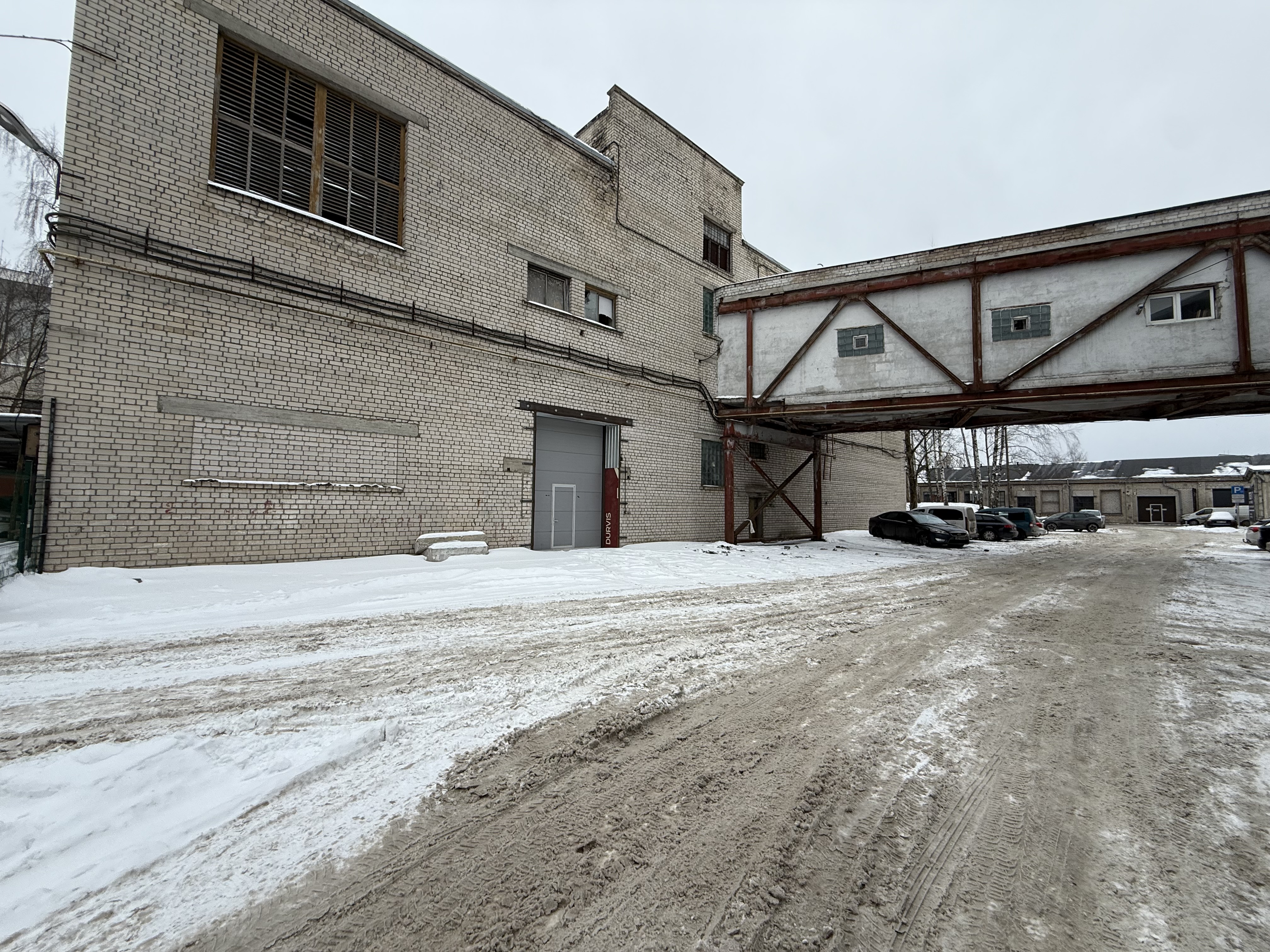 Iznomā noliktavu, Brīvības gatve iela - Attēls 1