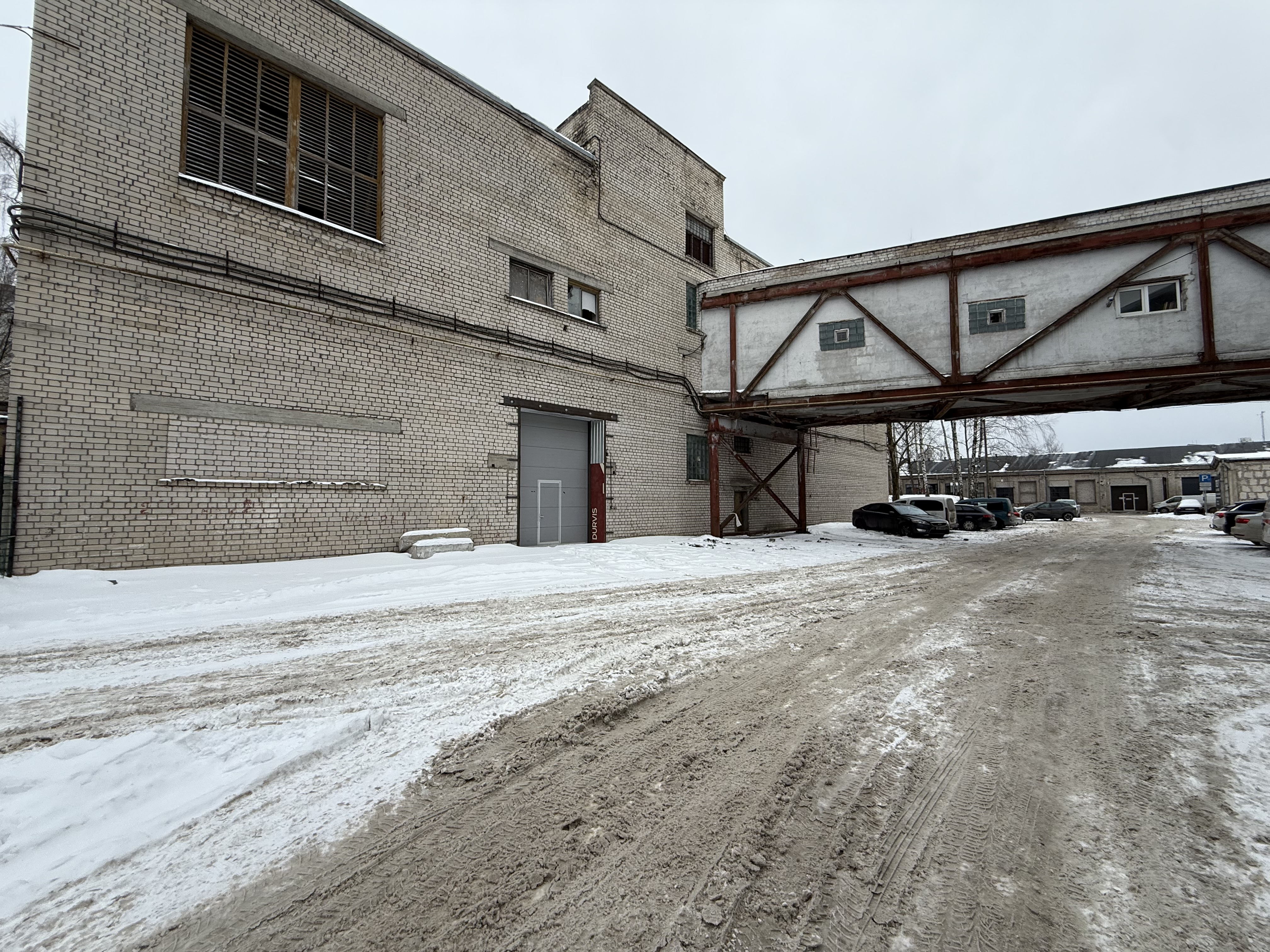 Iznomā noliktavu, Brīvības gatve iela - Attēls 1