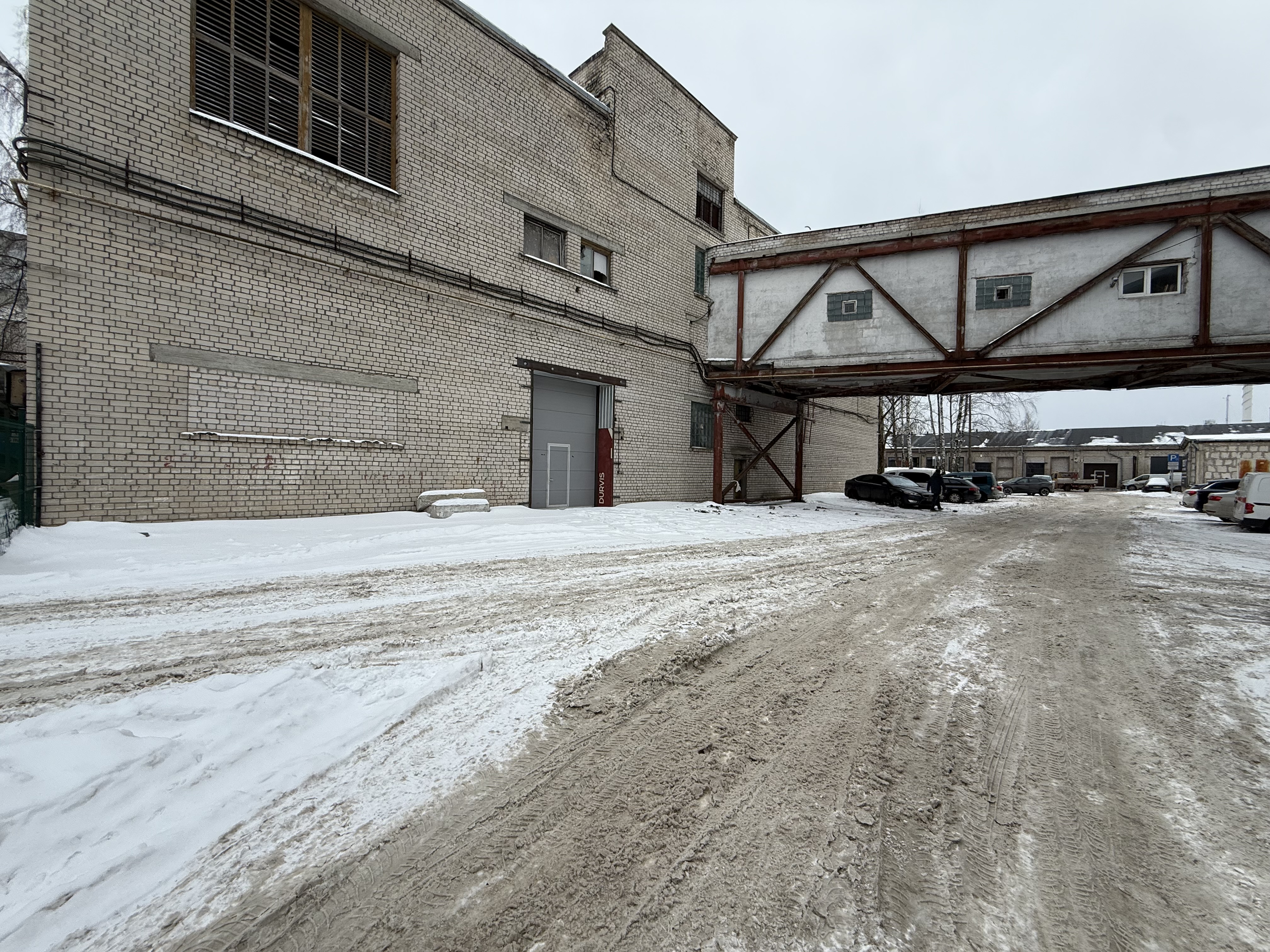 Iznomā noliktavu, Brīvības gatve iela - Attēls 1