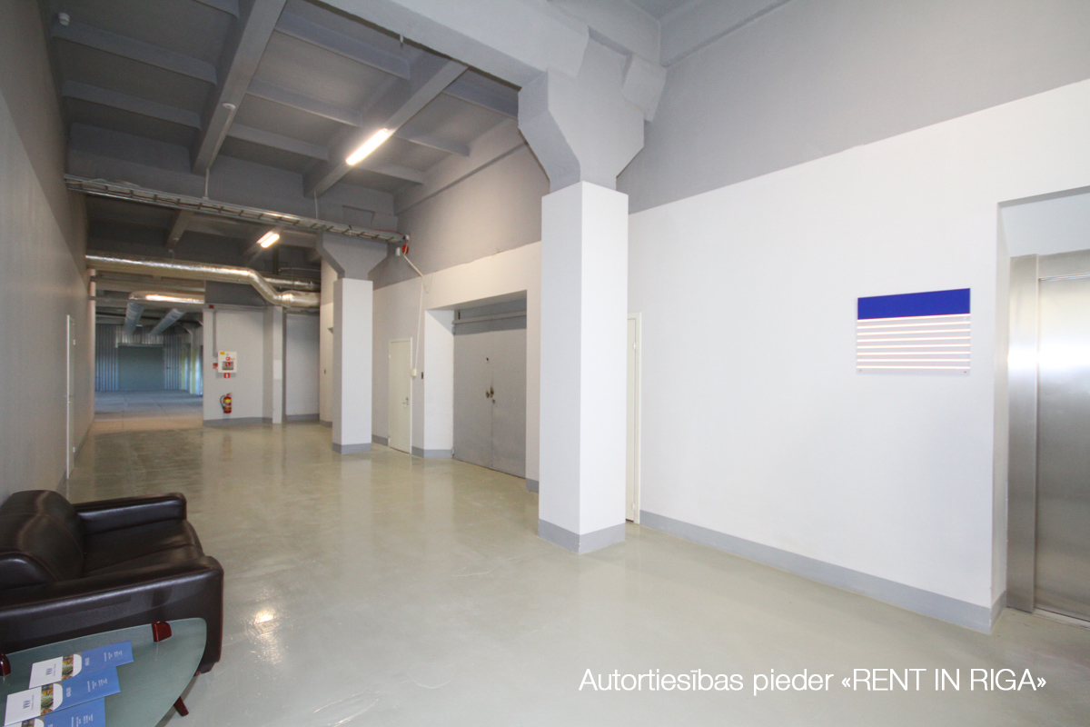 Iznomā noliktavu, Kleistu iela - Attēls 1