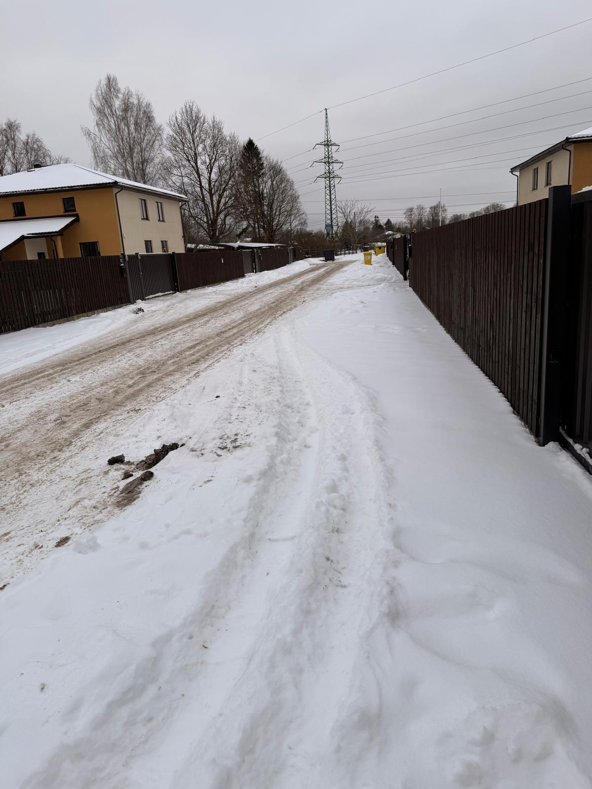 Izīrē māju, Brūkleņu iela - Attēls 1