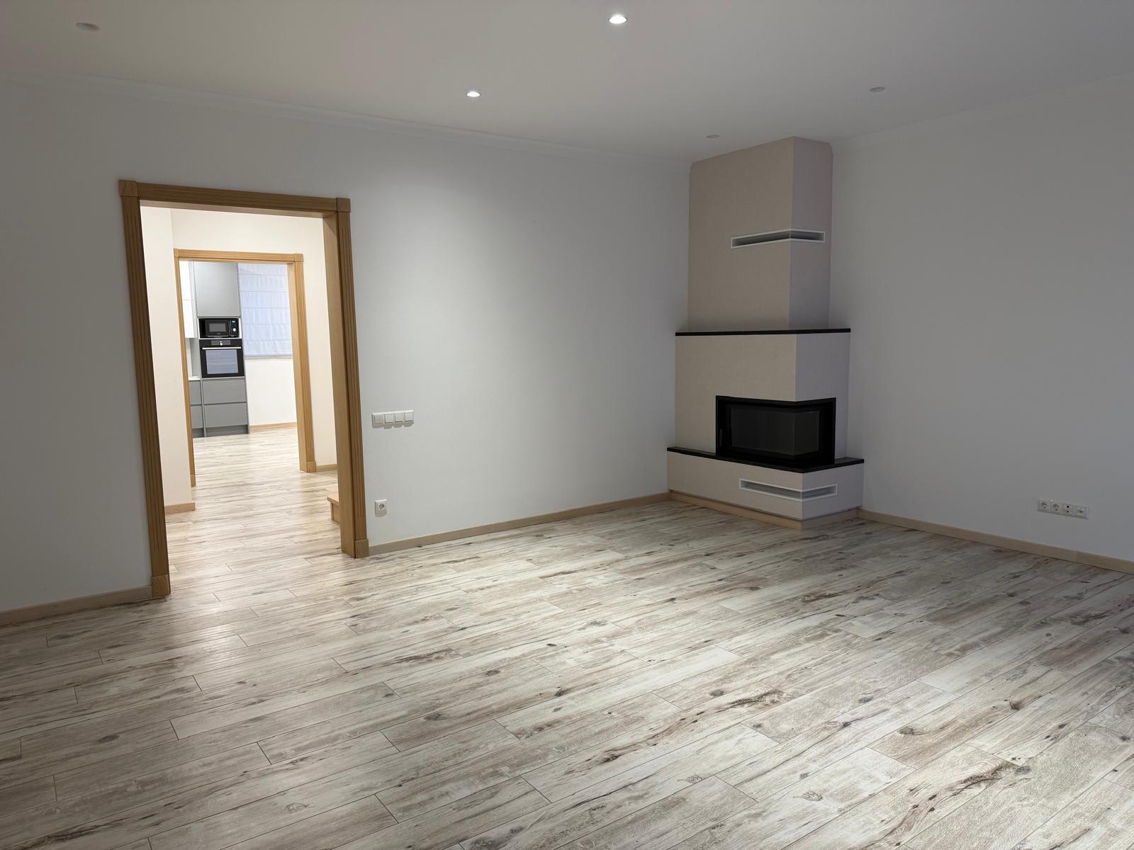 Izīrē māju, Brūkleņu iela - Attēls 1