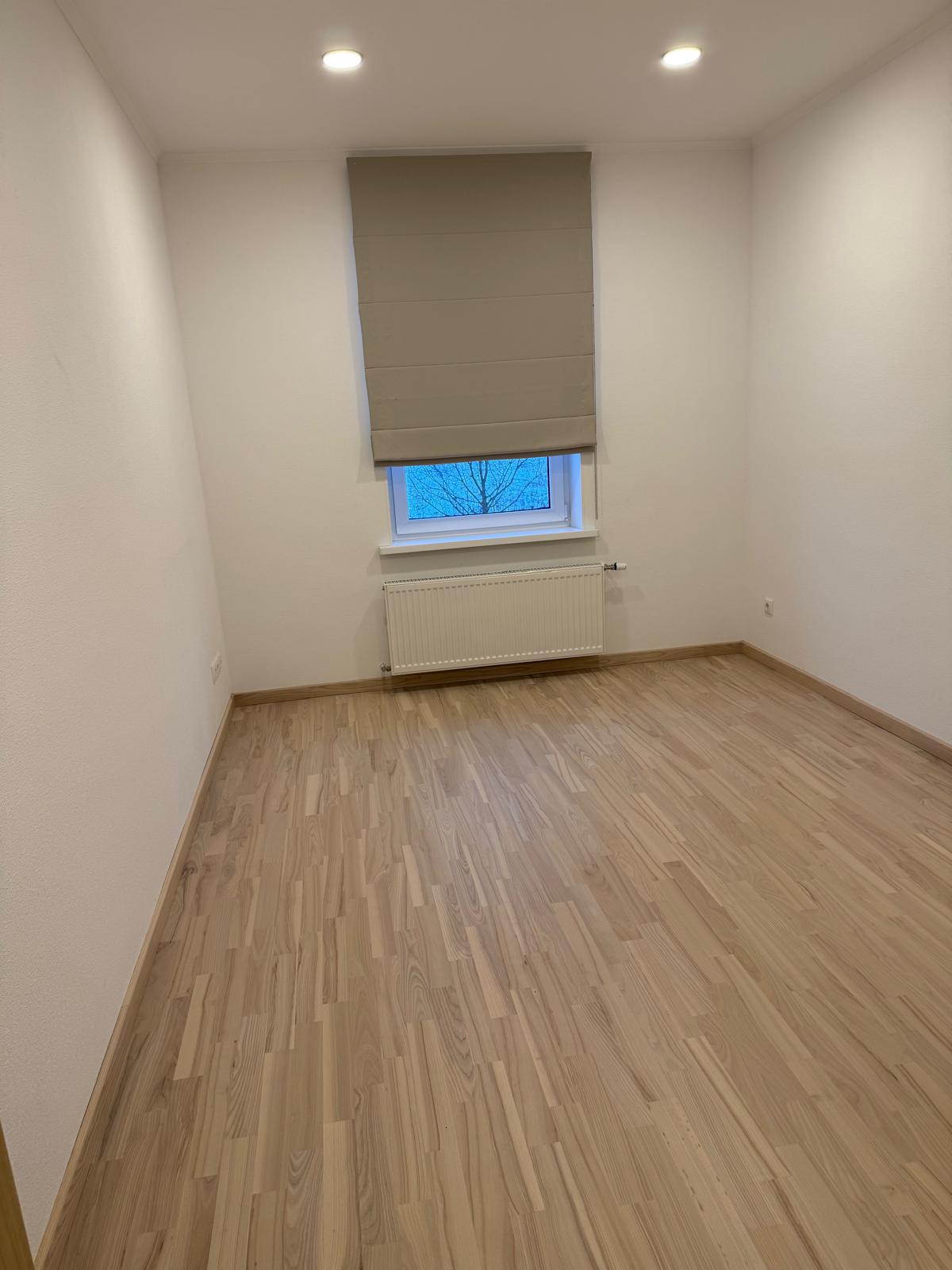 Izīrē māju, Brūkleņu iela - Attēls 1