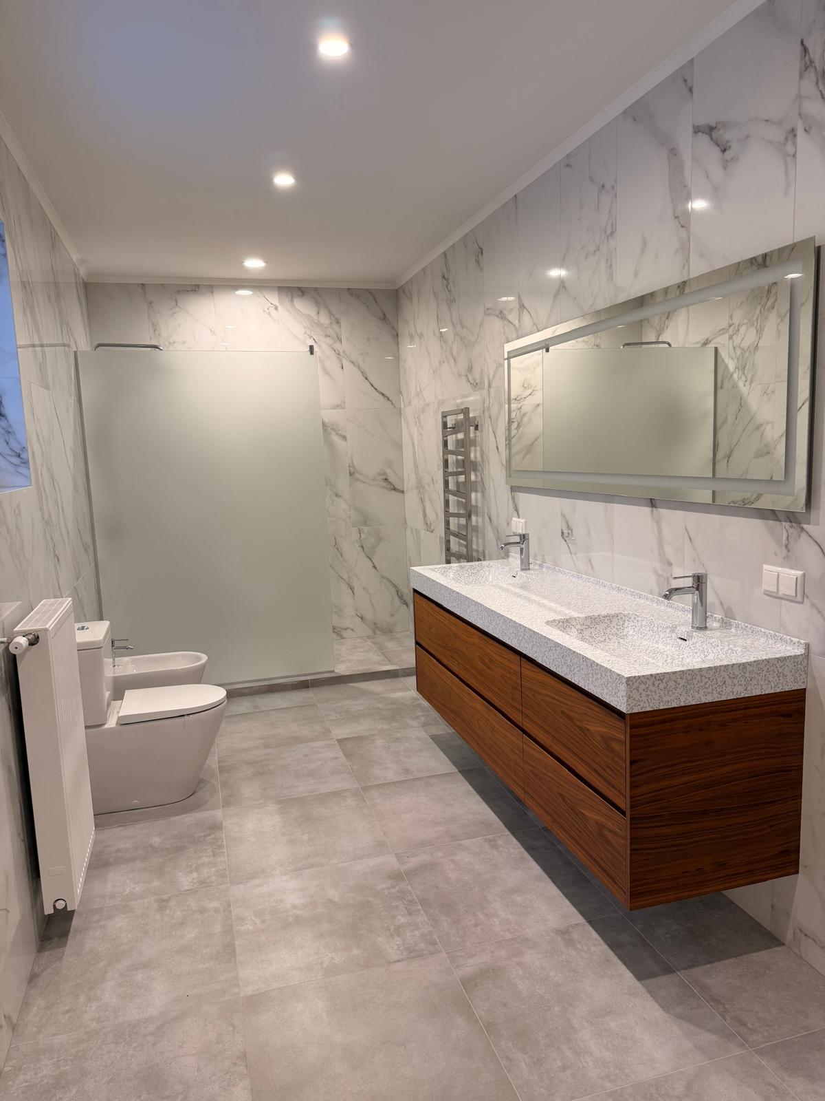 Izīrē māju, Brūkleņu iela - Attēls 1