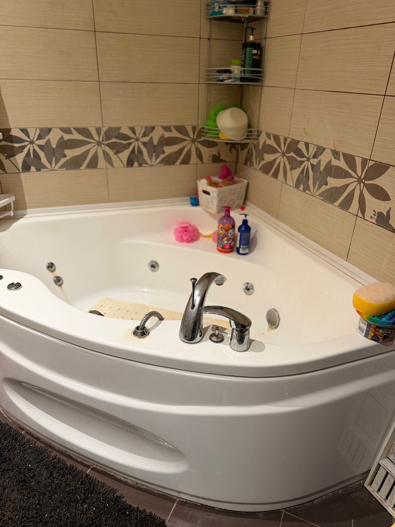 Pārdod māju, Ērkšķu iela iela - Attēls 1