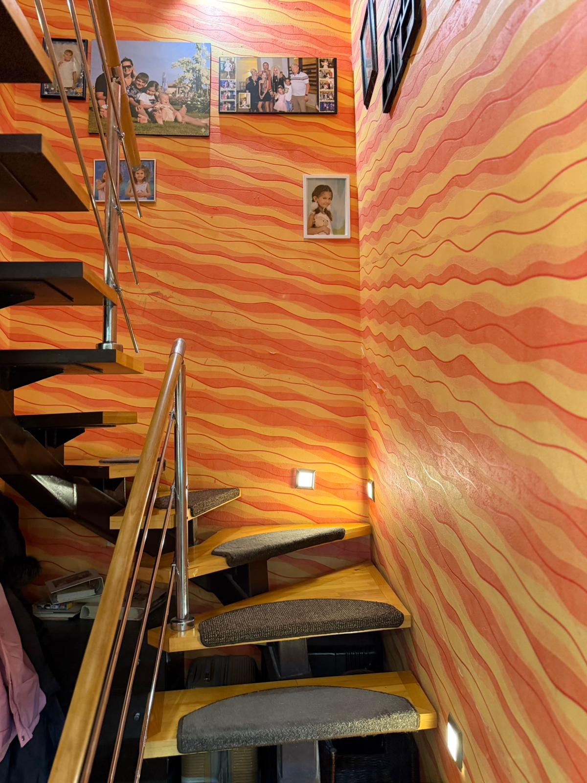 Pārdod māju, Ērkšķu iela iela - Attēls 1