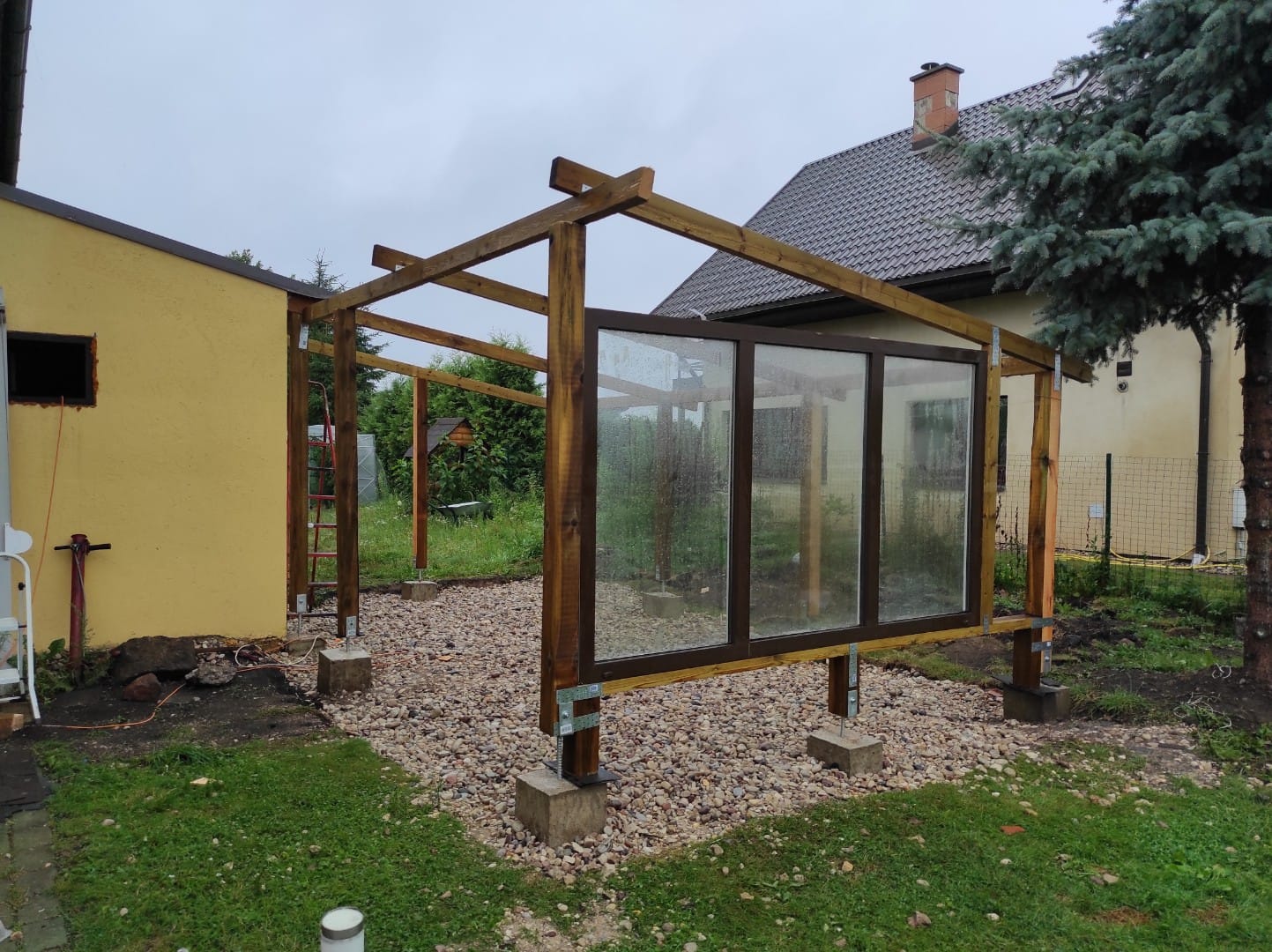 Pārdod māju, Ērkšķu iela iela - Attēls 1