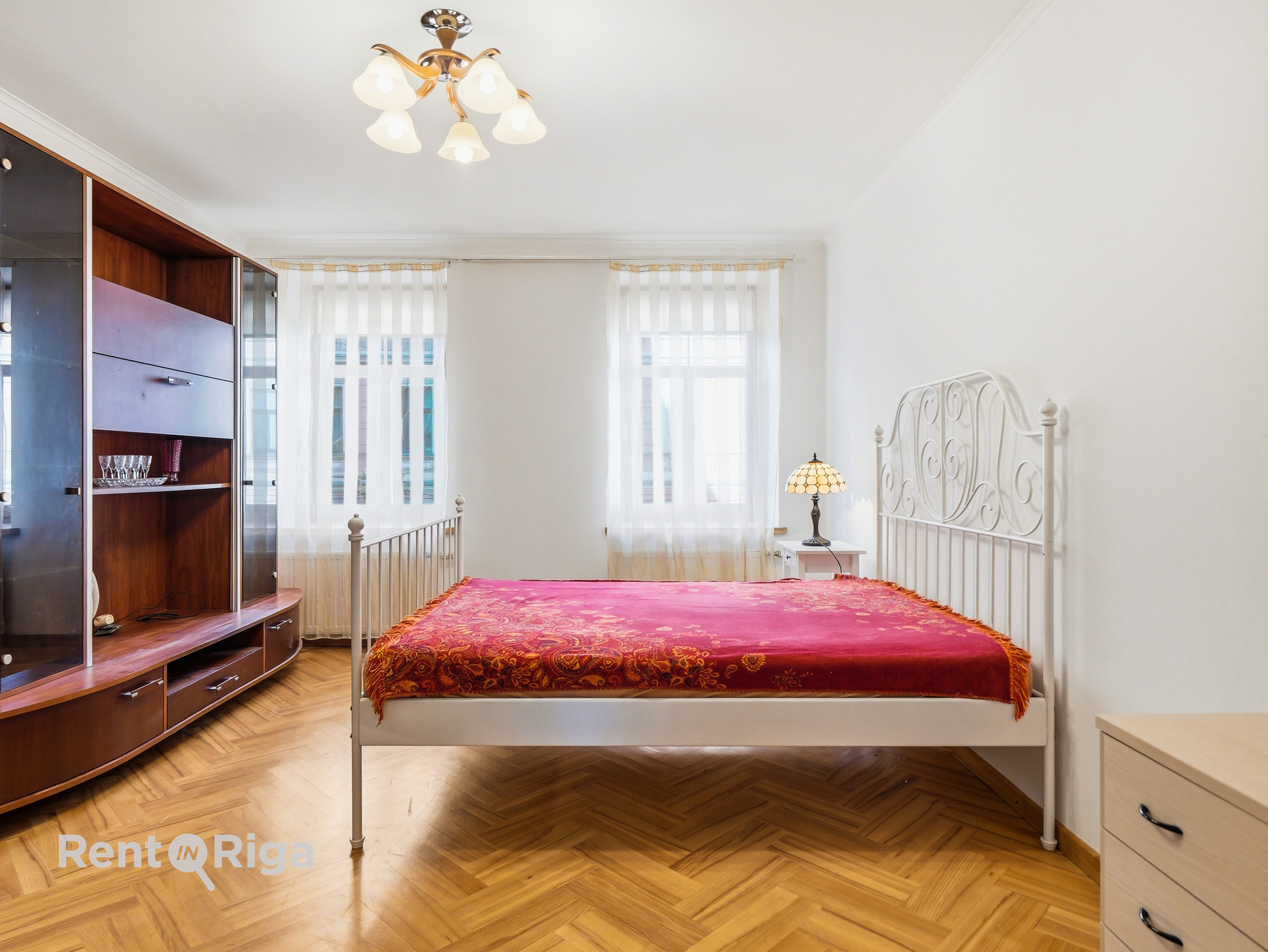 Izīrē dzīvokli, Miera iela 12 - Attēls 1