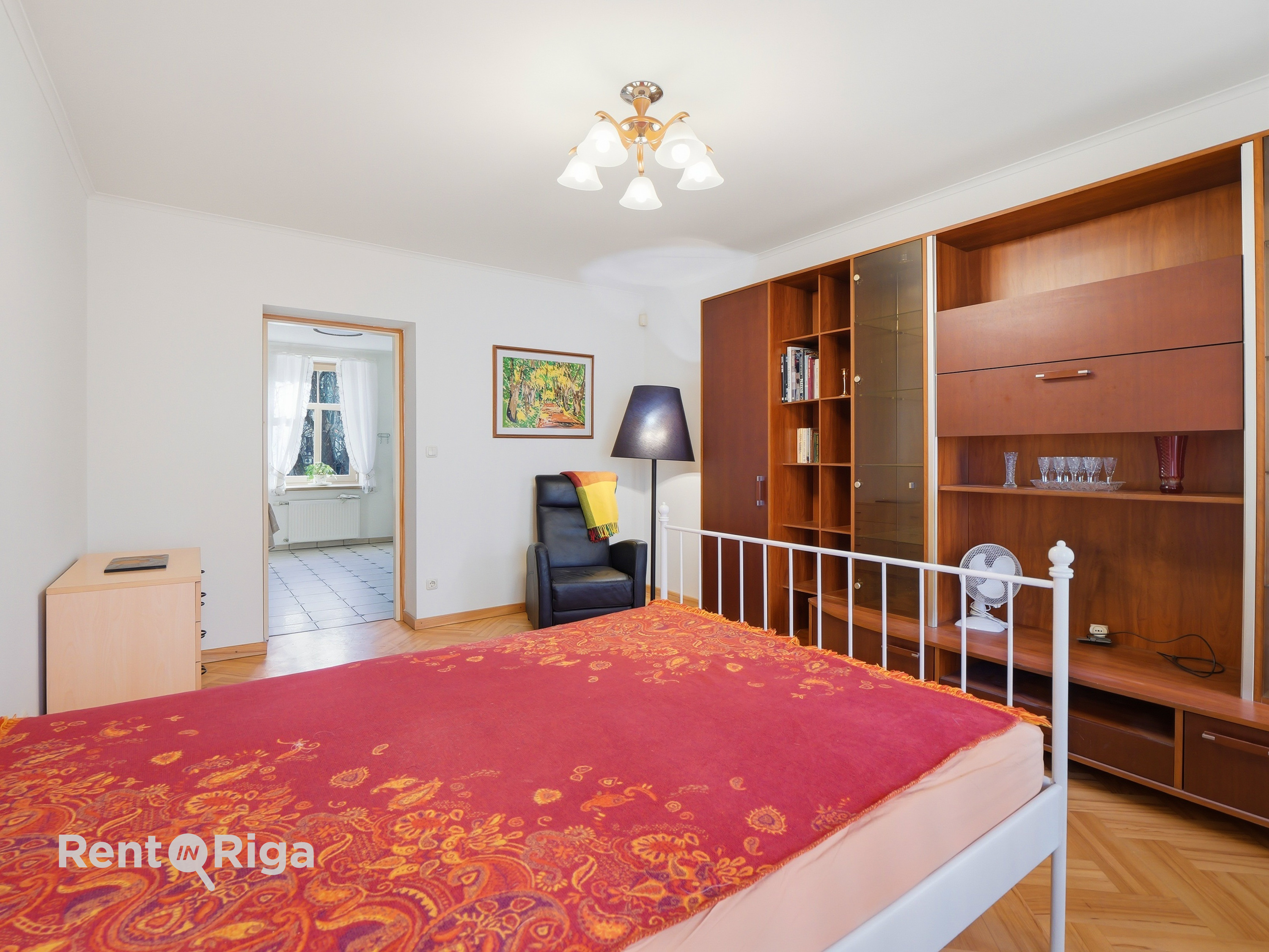 Izīrē dzīvokli, Miera iela 12 - Attēls 1